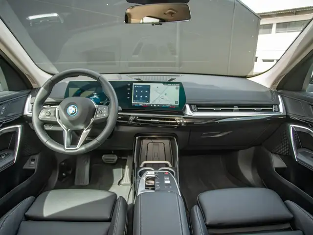 BMW Ix1 view 7