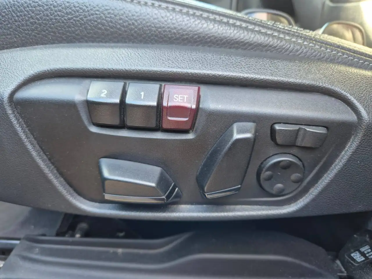 BMW X1 снимка BMW X1