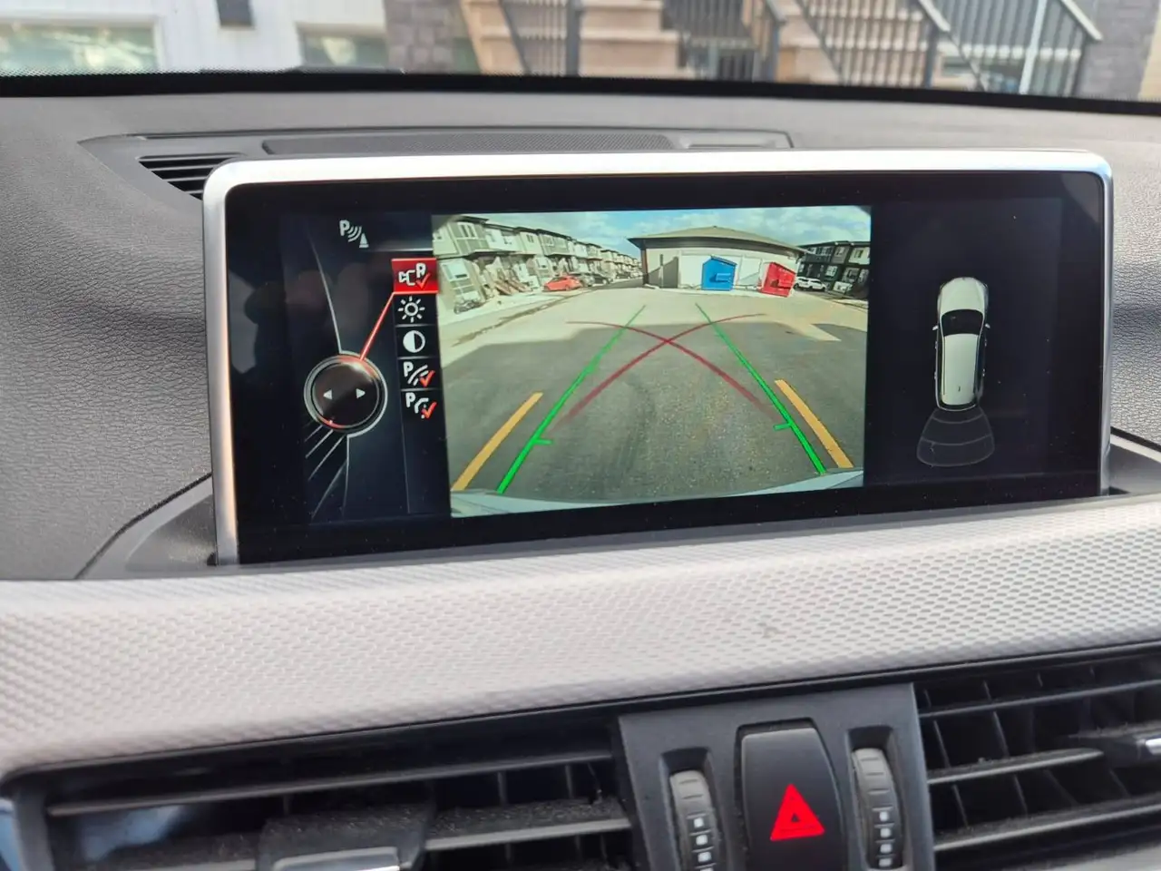 BMW X1 снимка BMW X1