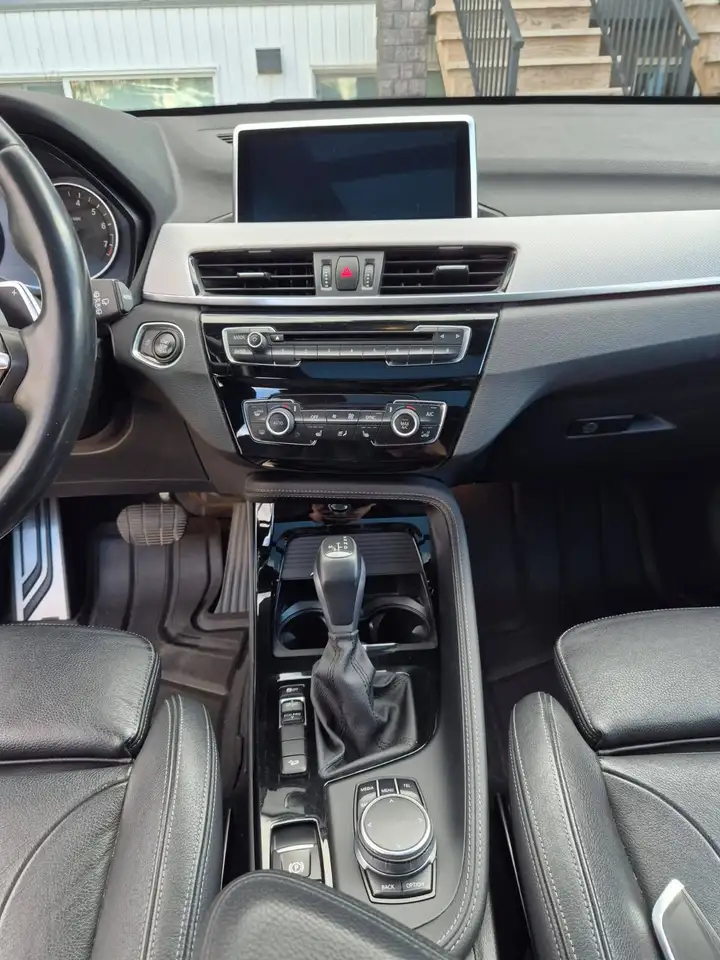 BMW X1 снимка BMW X1