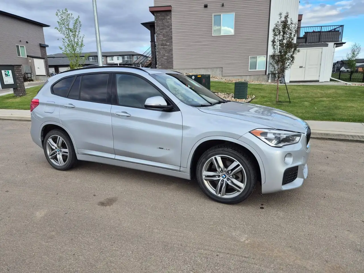 BMW X1 снимка BMW X1
