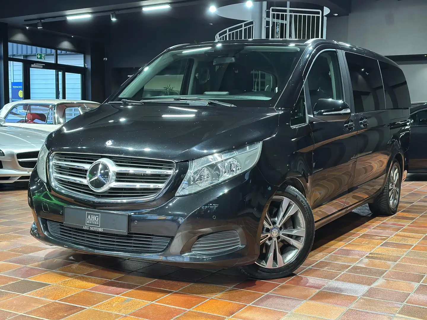 Mercedes-Benz V 220 LANG 6S 2xS-TÜR DISTRONIC STANDHZ 2xAC COMAND BURM Noir - 1