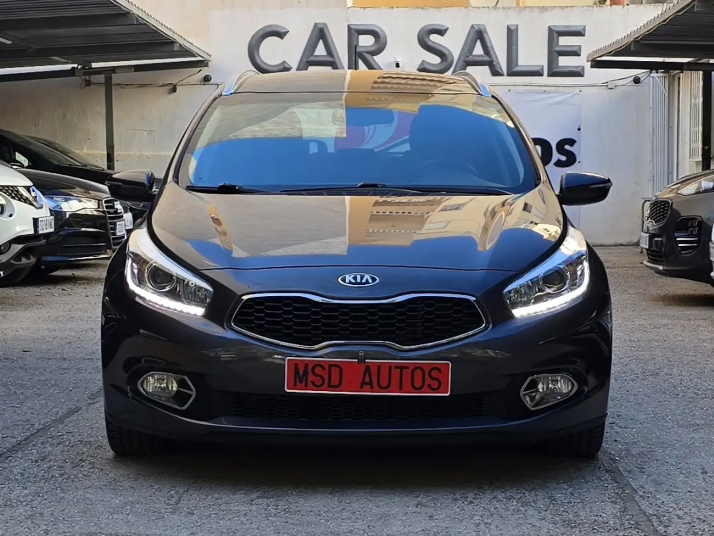 Kia Ceed / cee'd SW 1.6CRDi Drive 128 Gris - 1