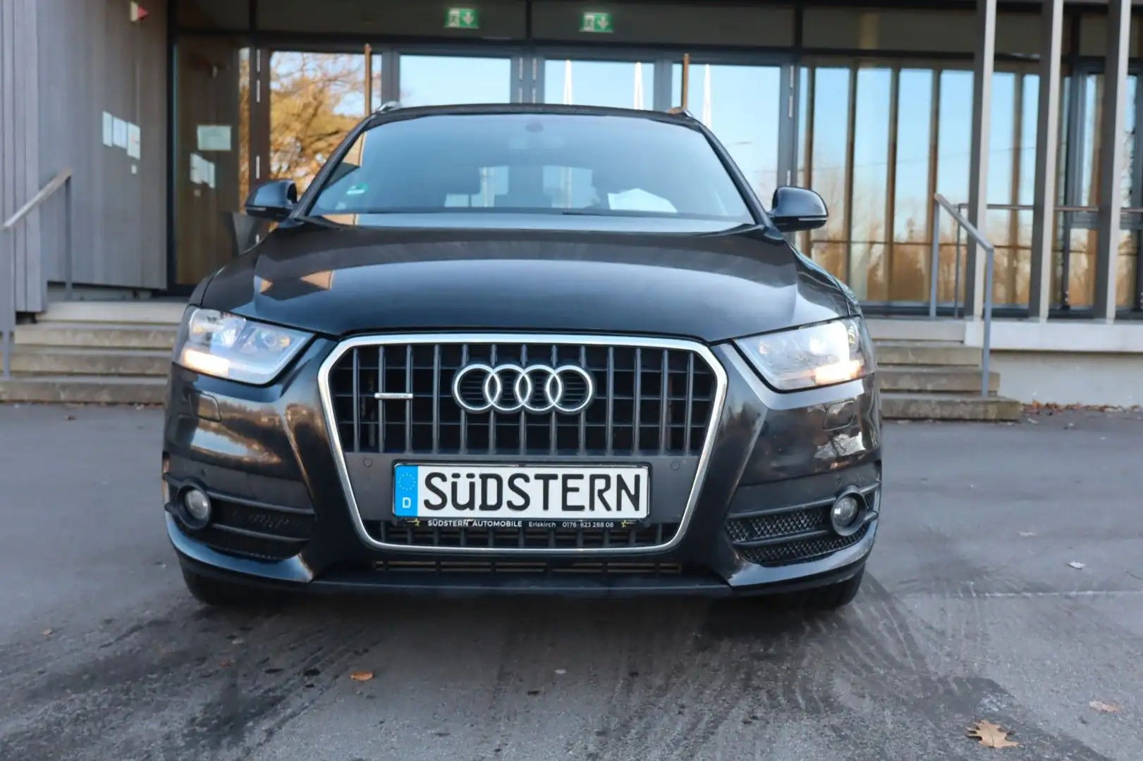 Audi Q3 2.0 TFSI quattro Leder/Pano/S-Line Schwarz - 2