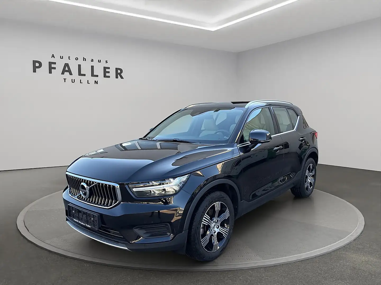 Volvo XC40 T2 Inscription Geartronic Schwarz - 1