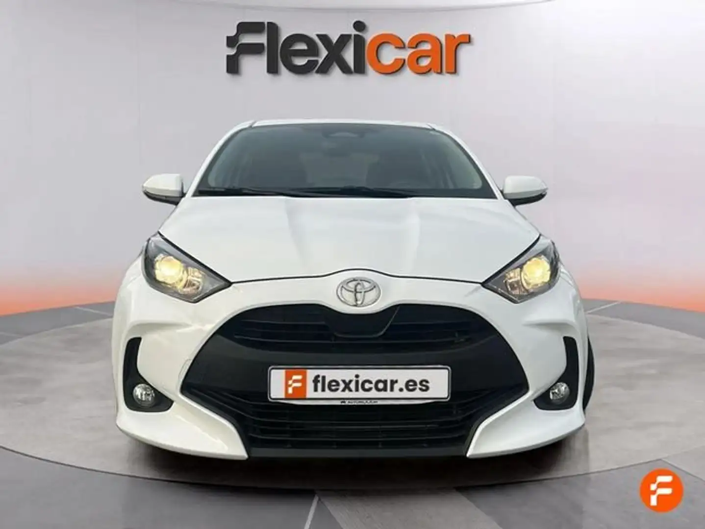 Toyota Yaris 120H 1.5 Active Plus Blanc - 2