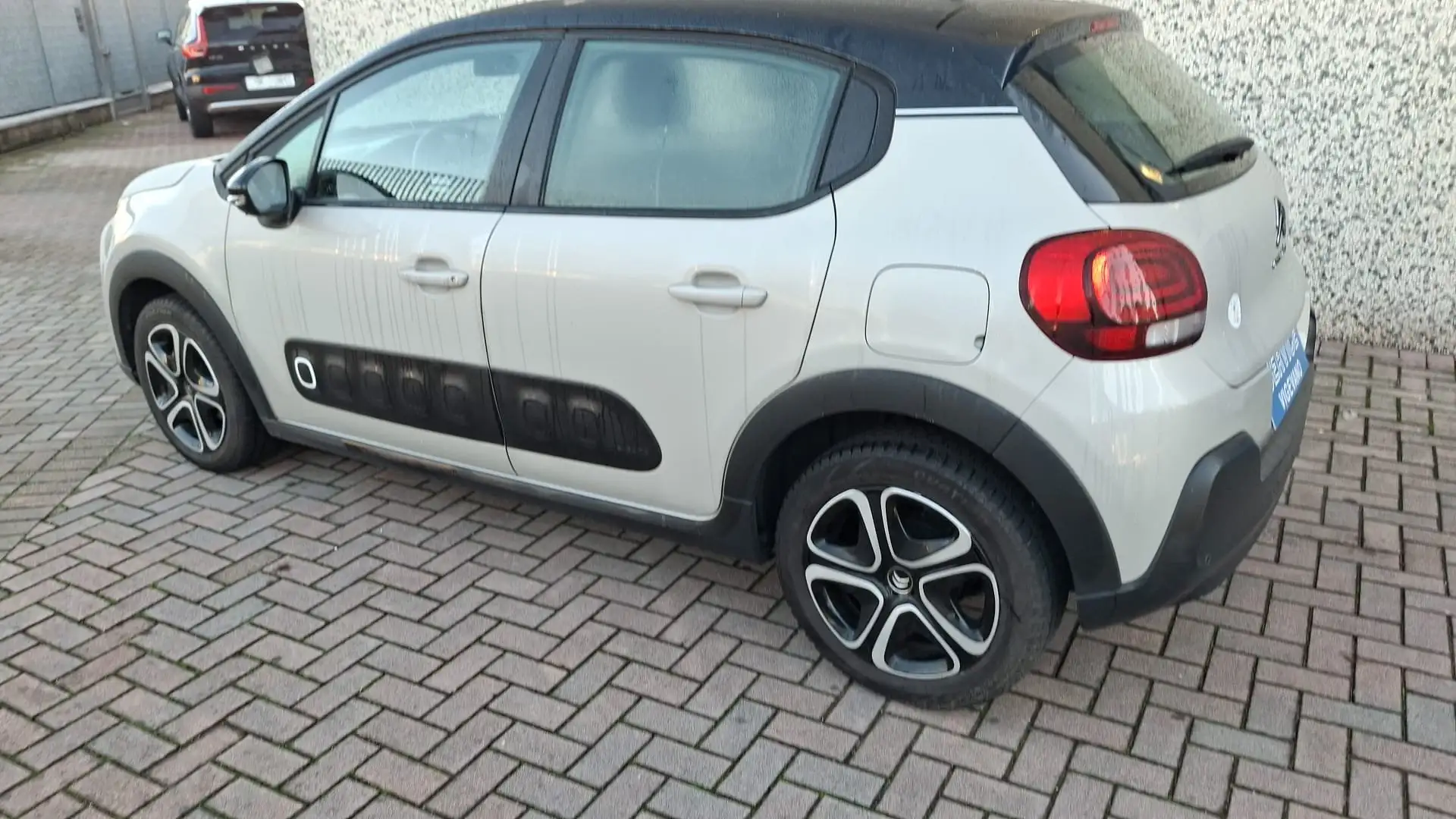 Citroen C3 C3 III 2017 1.2 puretech Shine s Beige - 1