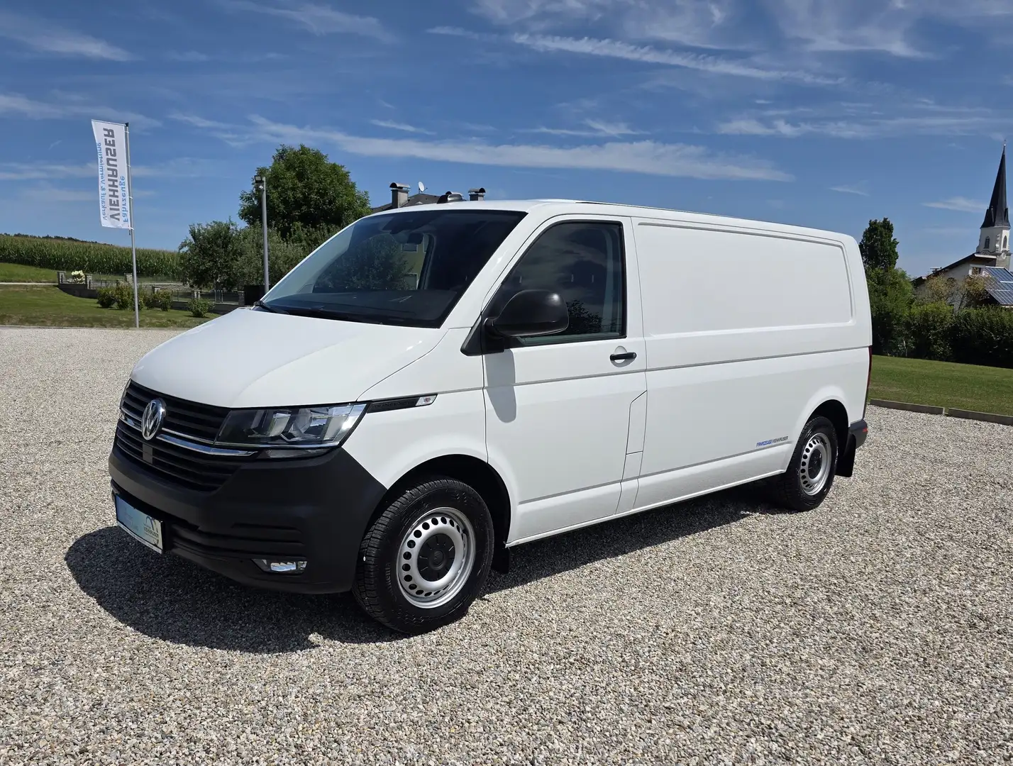 Volkswagen T6.1 Transporter 4MOTION lang Weiß - 2