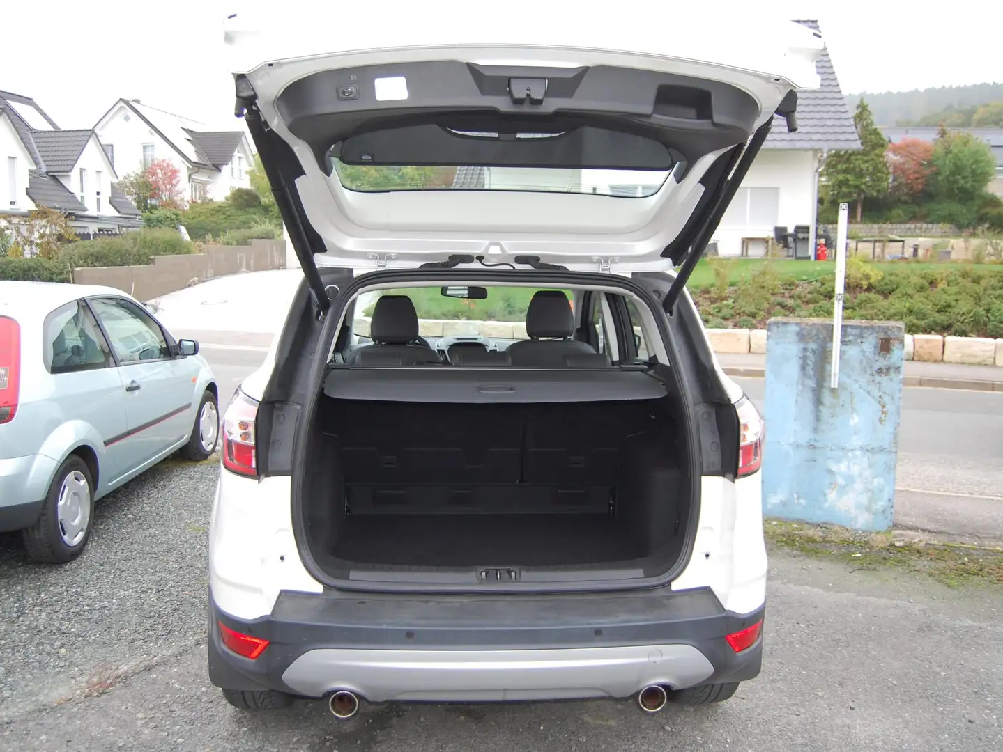 Ford Kuga Kuga 1.5 EcoBoost 2x4 Titanium Weiß - 2