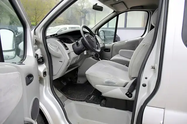 Opel Vivaro view 14