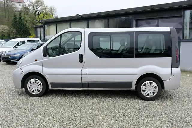 Opel Vivaro view 10