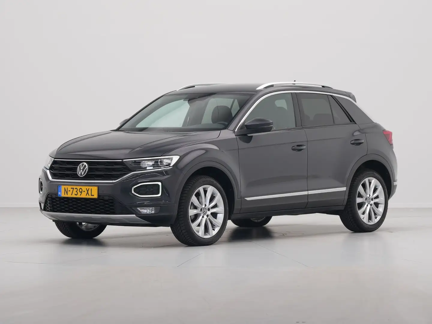 Volkswagen T-Roc 1.5 TSI 150pk DSG Sport Camera Navigatie Acc Carpl Grijs - 2