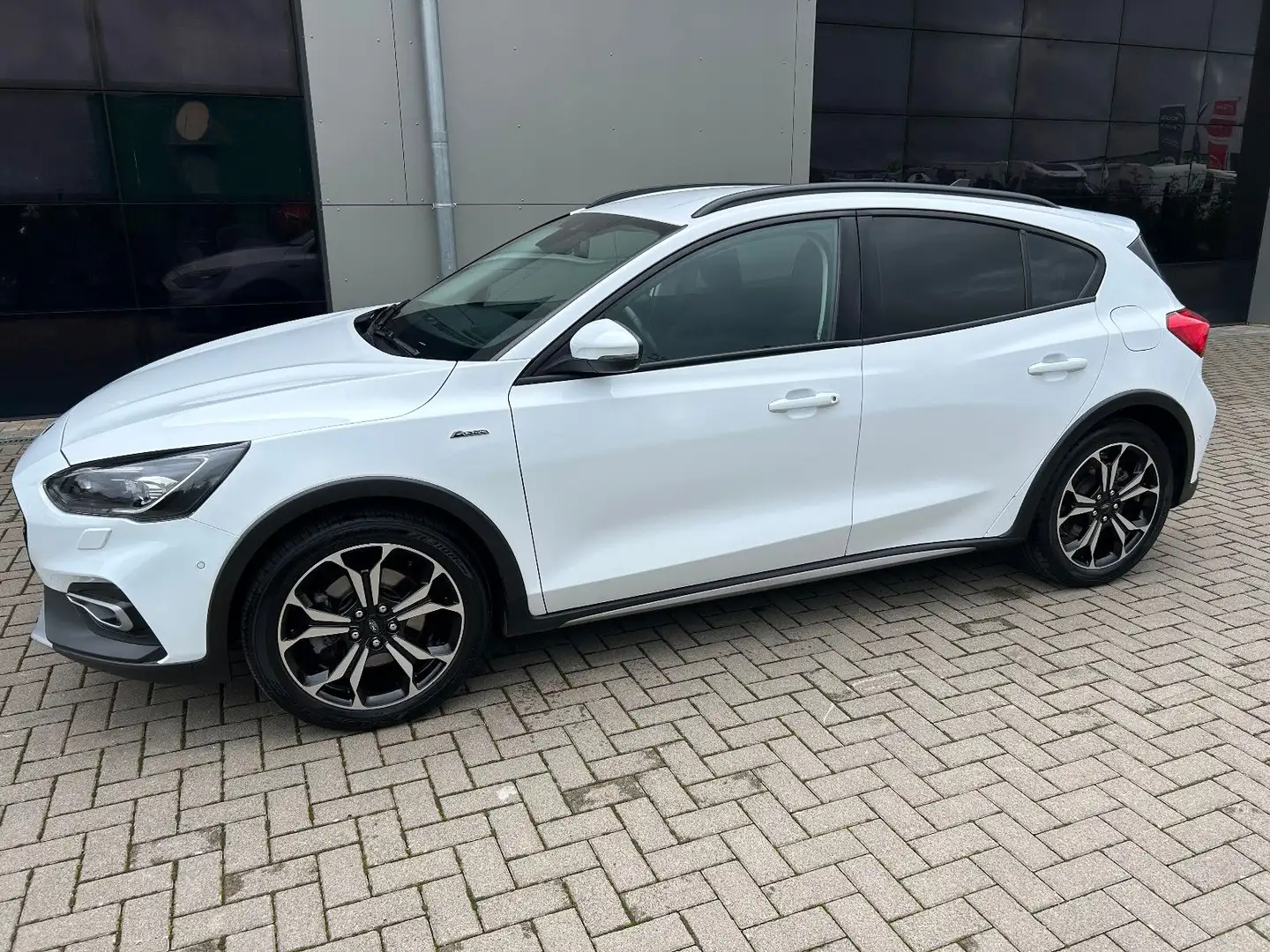 Ford Focus Lim. Active X 2.Hd.|Keyless|Kam|ACC Weiß - 2