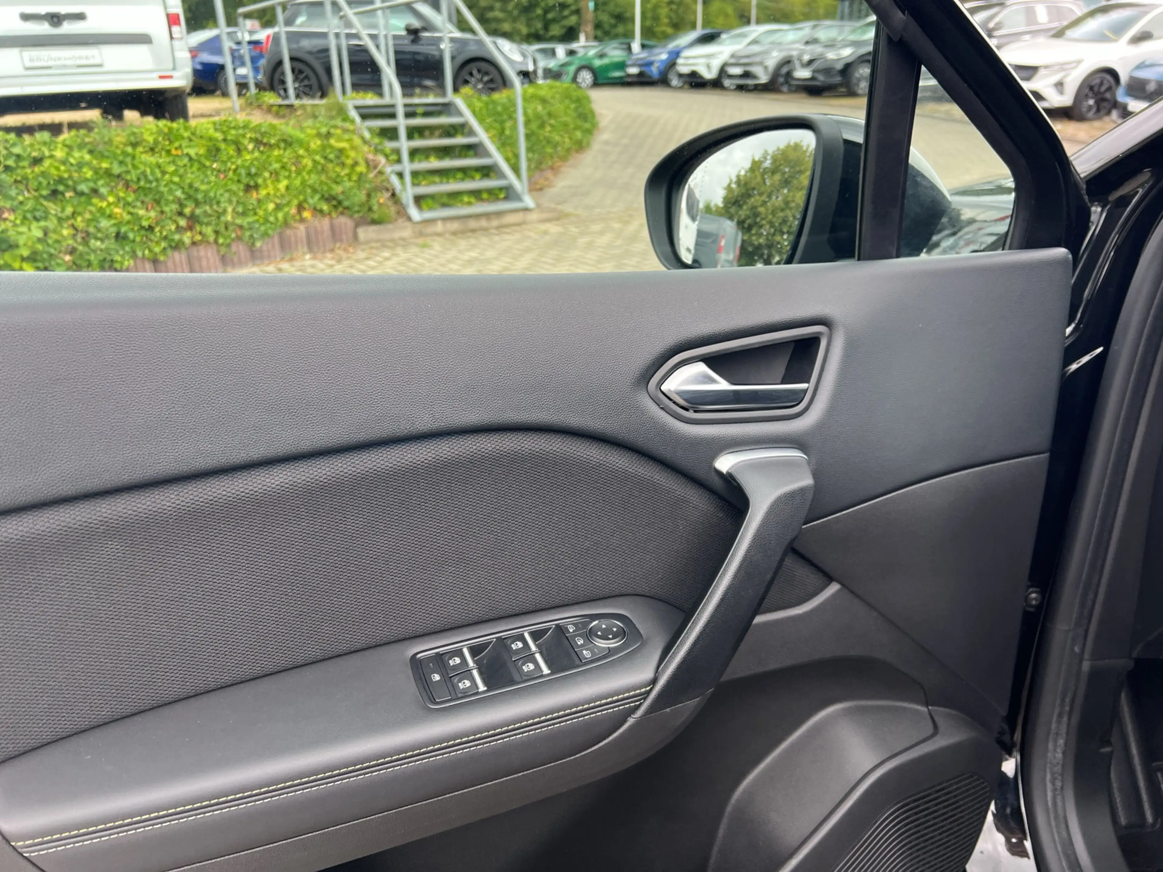 Renault Symbioz E-TECH 160 Iconic SHZ+LKHZ+360° Kamera — photo 13
