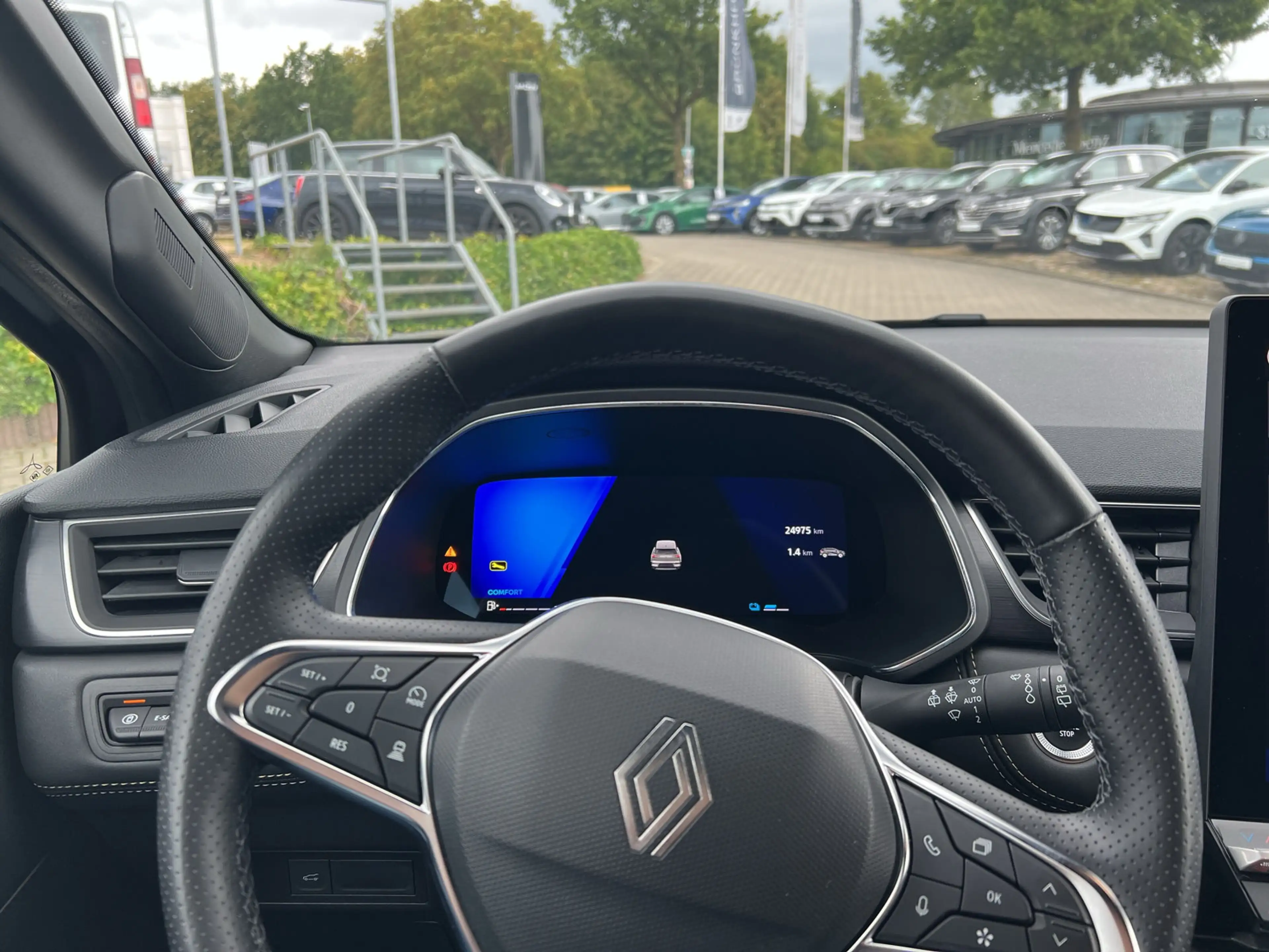 Renault Symbioz E-TECH 160 Iconic SHZ+LKHZ+360° Kamera — photo 14