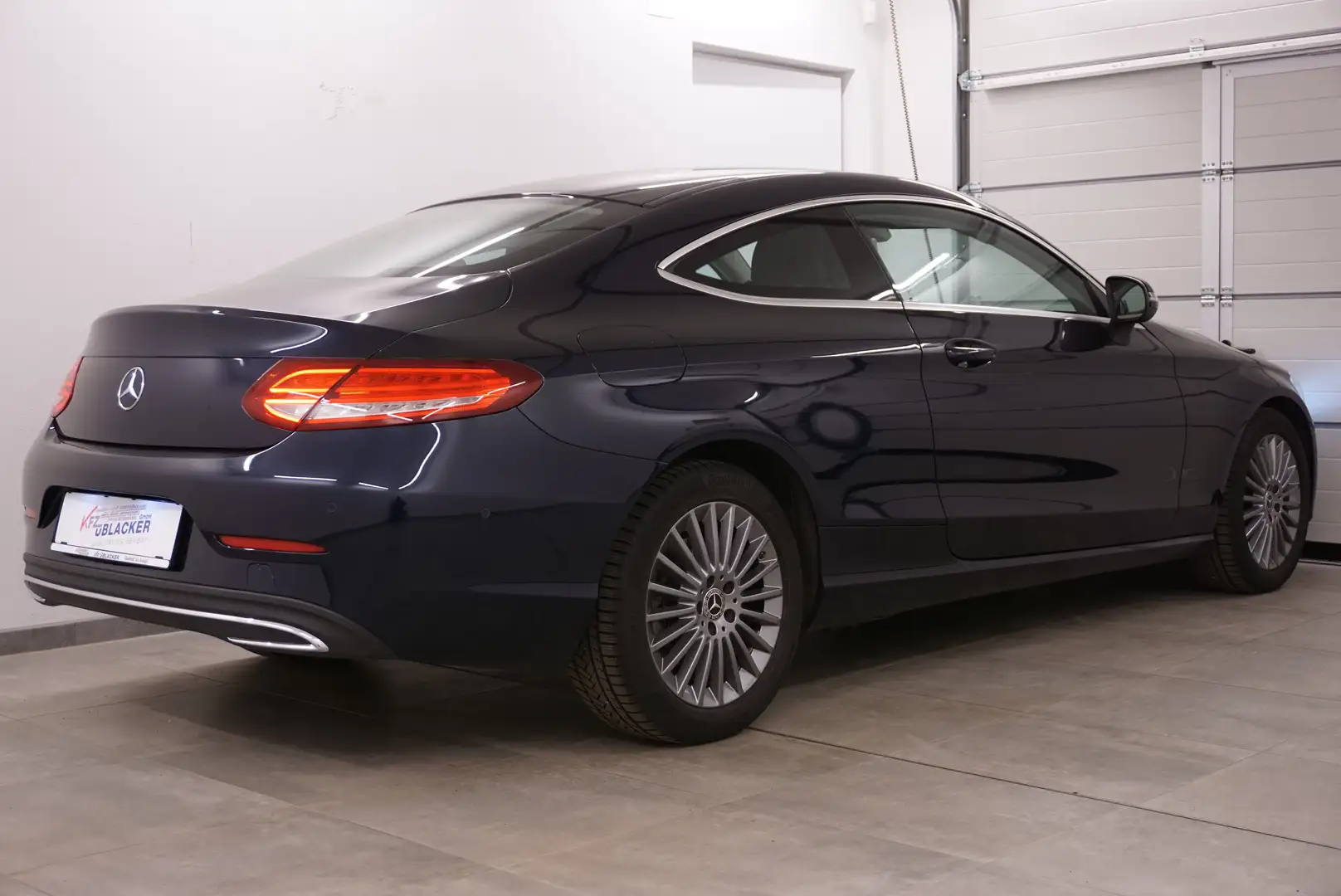 Mercedes-Benz C 180 Coupe Blauw - 2