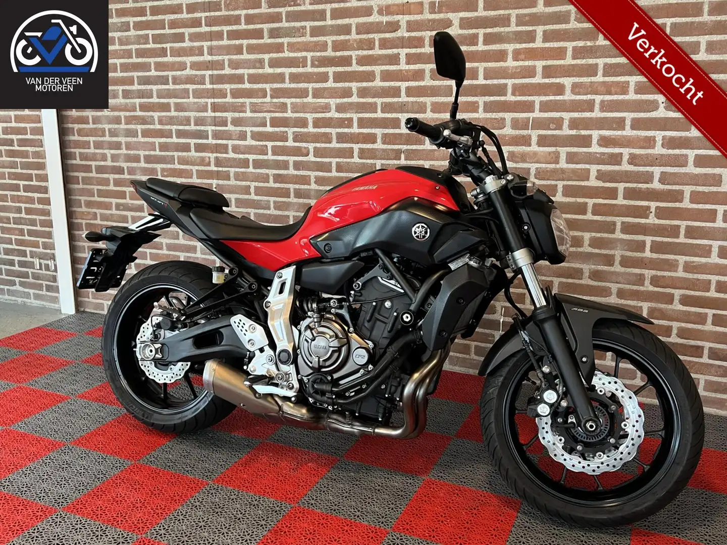 Yamaha MT-07 ABS Rood - 1