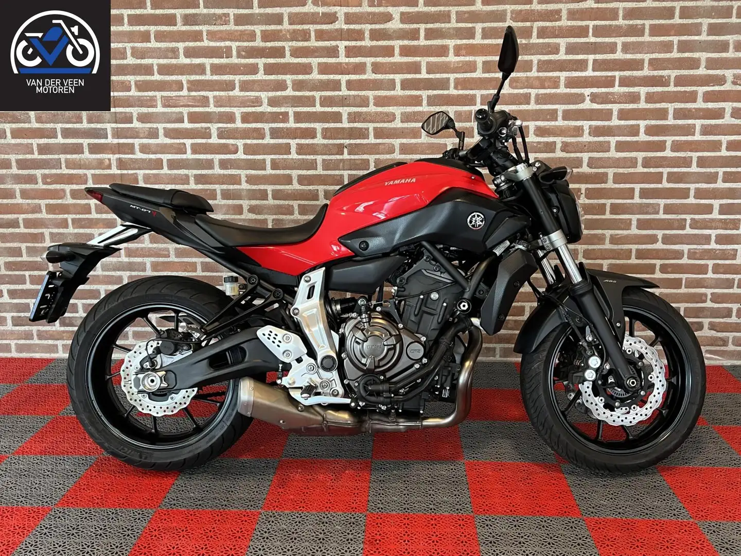 Yamaha MT-07 ABS Rood - 2