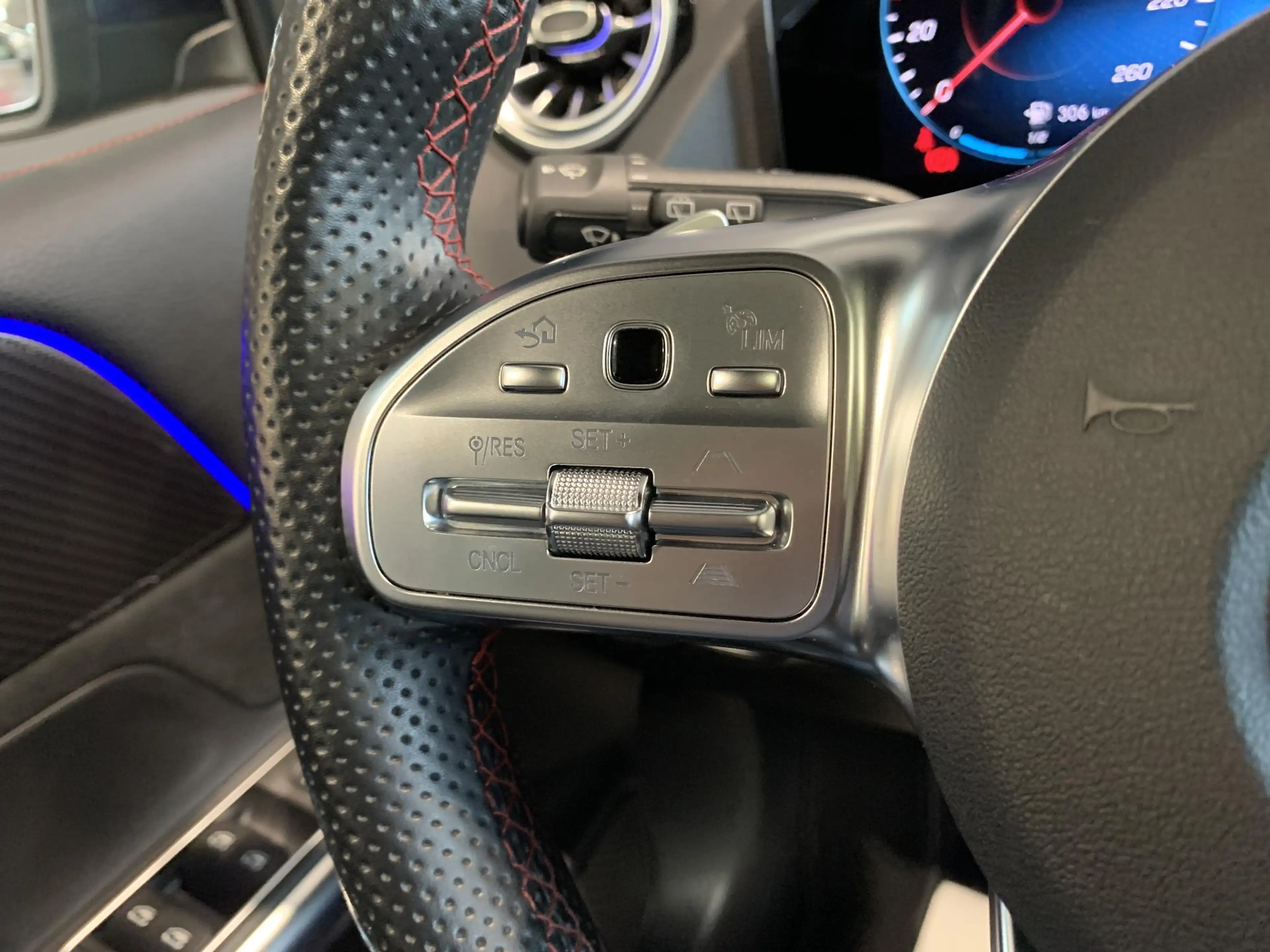 Mercedes-Benz B 200 200d AMG Line - DOS 9106 — photo 14