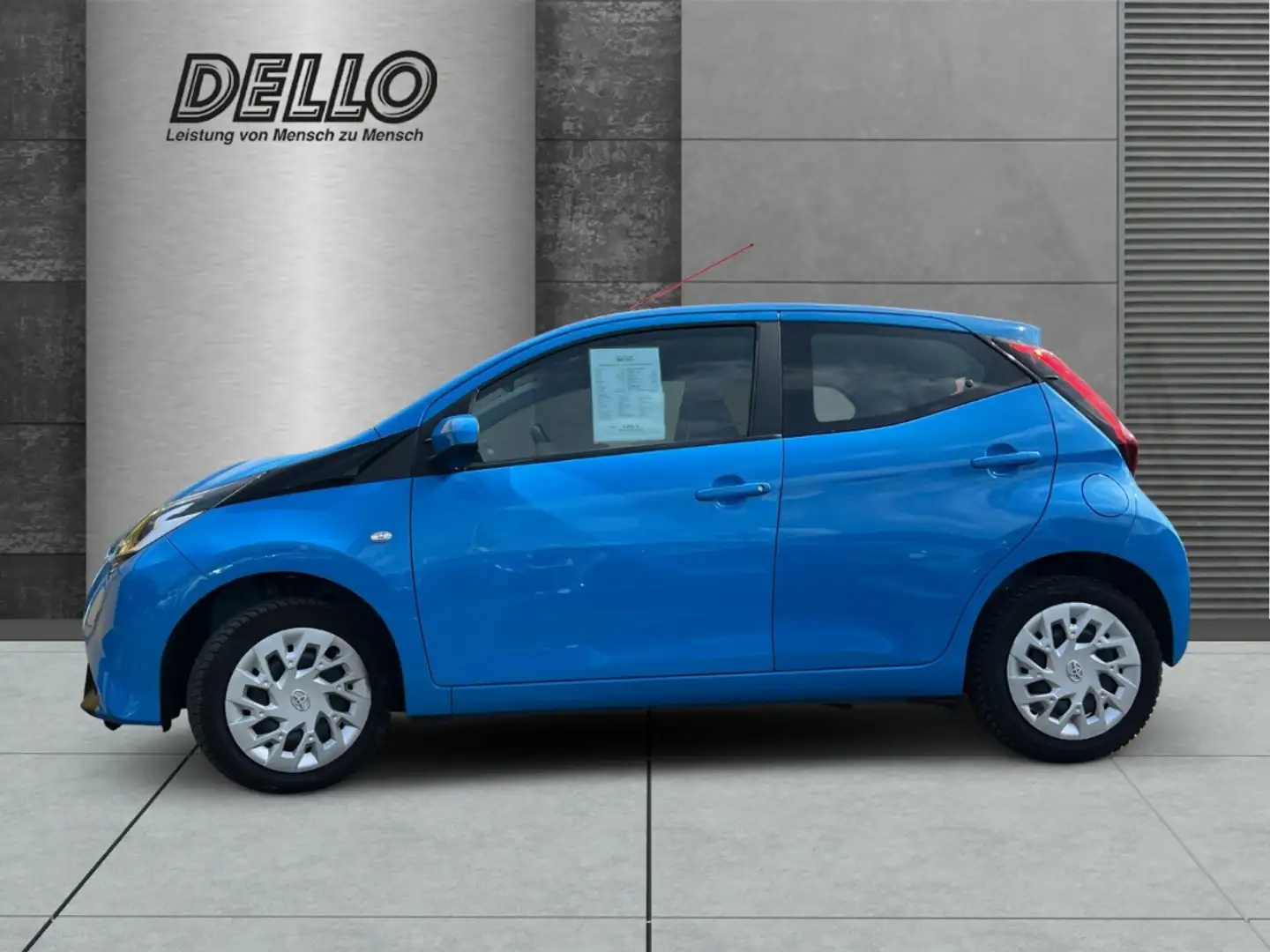 Toyota Aygo Play 1.0 X-PLAY ISOFIX Bluetooth Radio Blau - 2