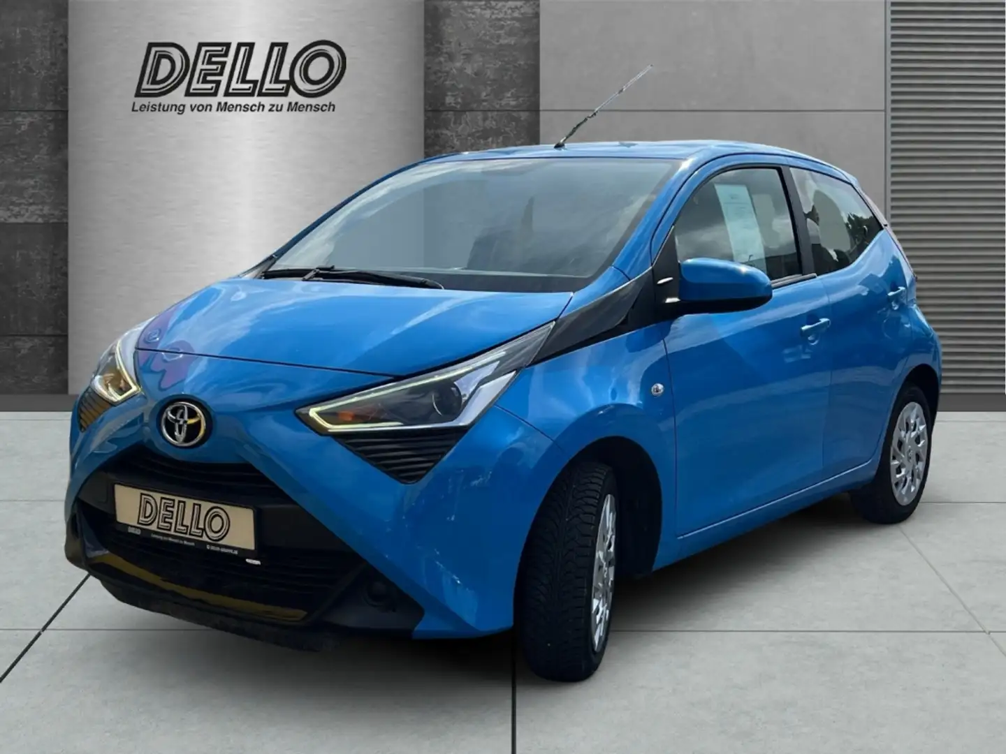Toyota Aygo Play 1.0 X-PLAY ISOFIX Bluetooth Radio Blau - 1
