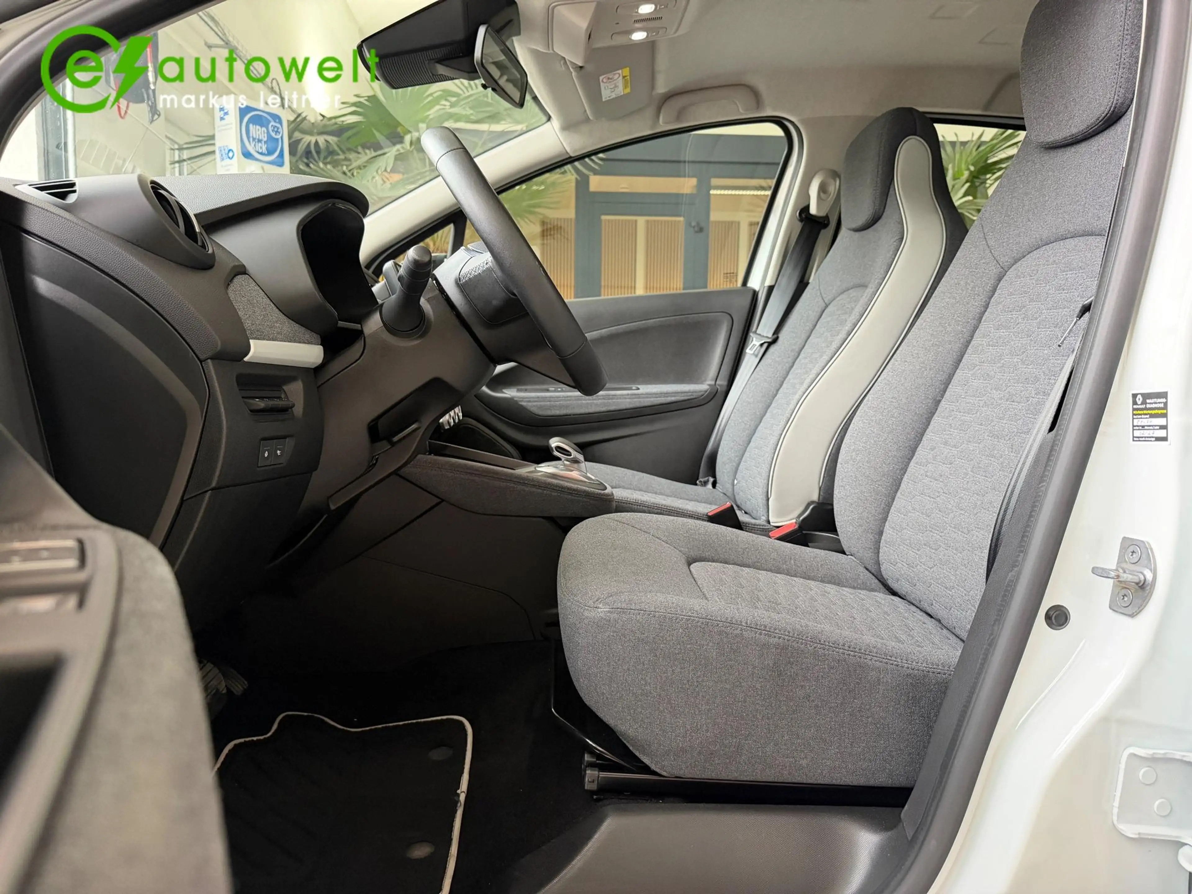 Renault ZOE Evolution R135 Z.E.50 CCS Winterpaket — photo 15