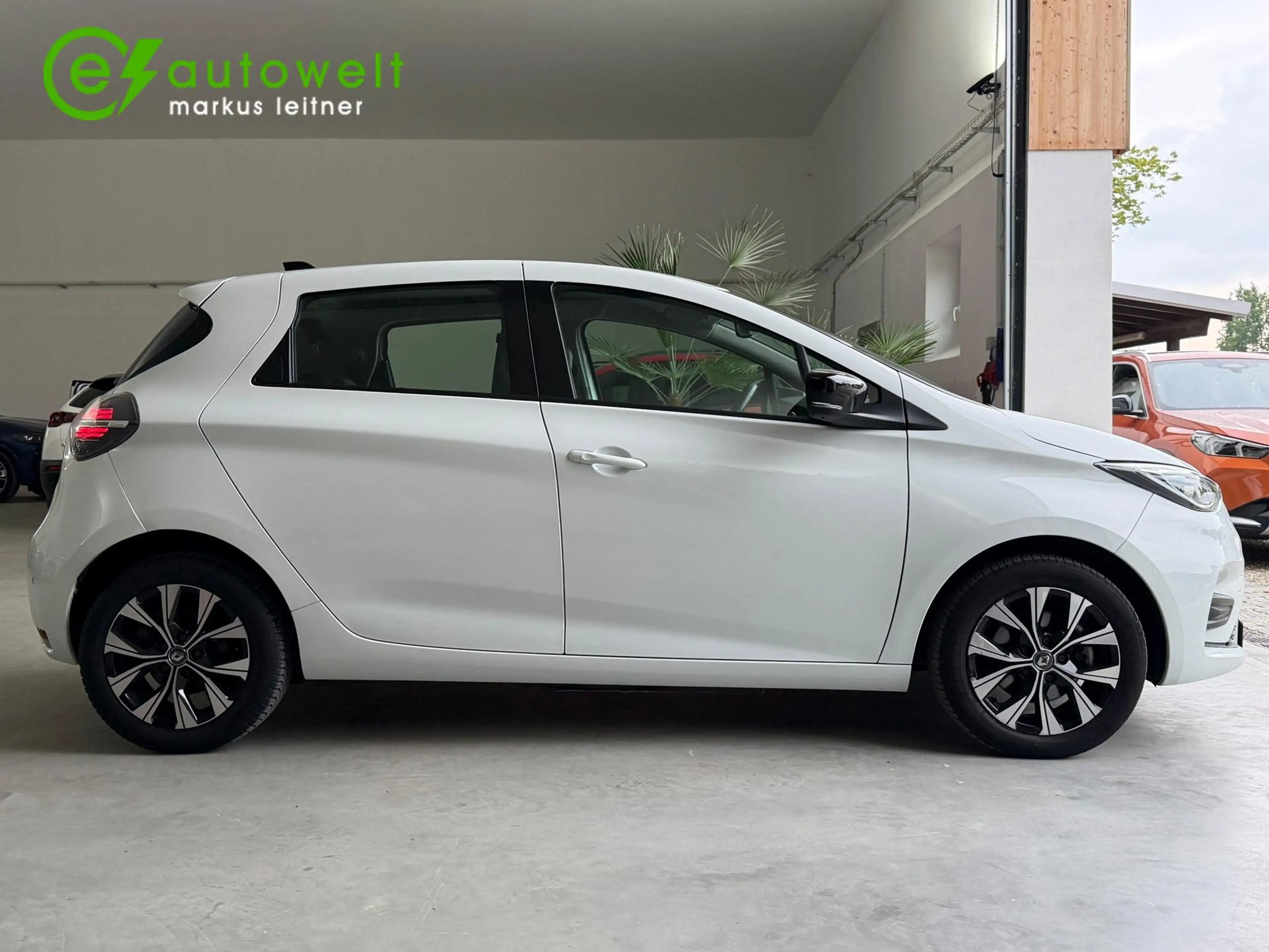 Renault ZOE Evolution R135 Z.E.50 CCS Winterpaket — photo 3
