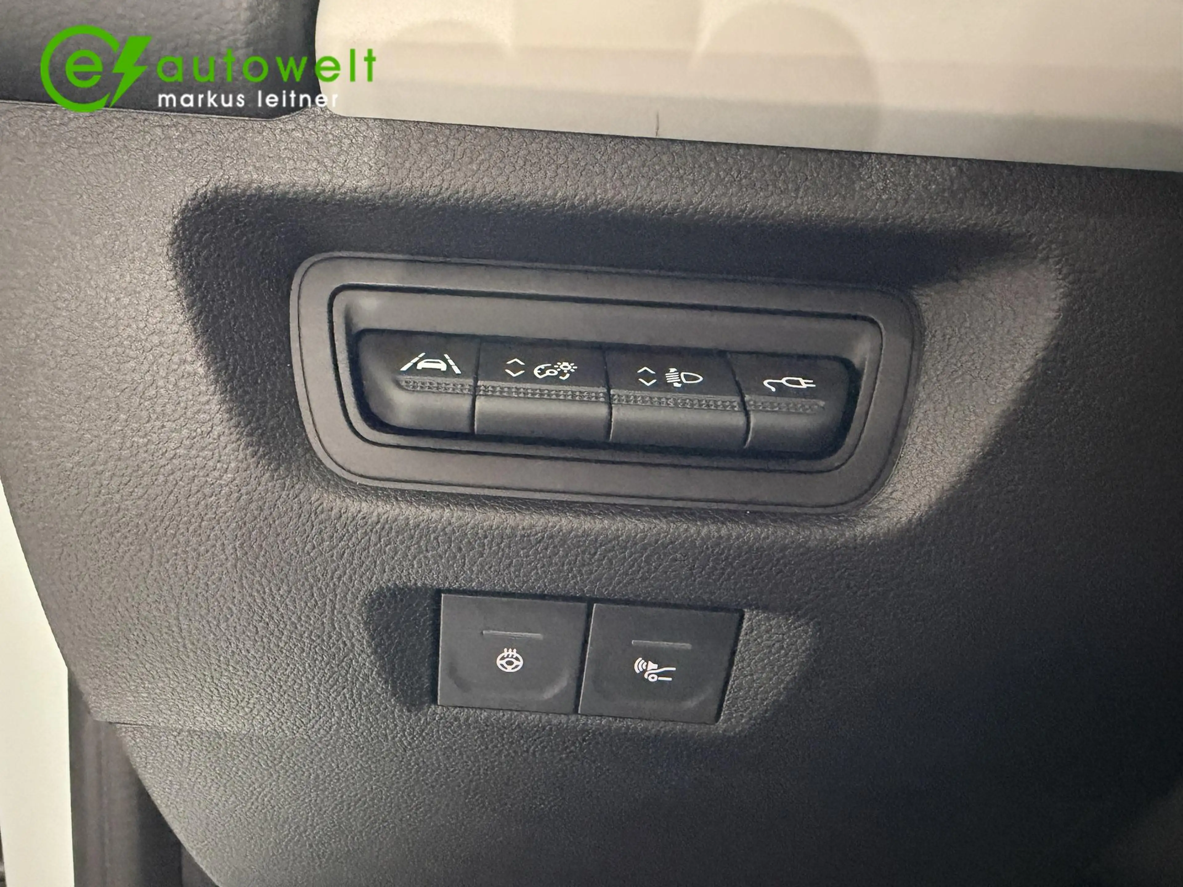 Renault ZOE Evolution R135 Z.E.50 CCS Winterpaket — photo 12