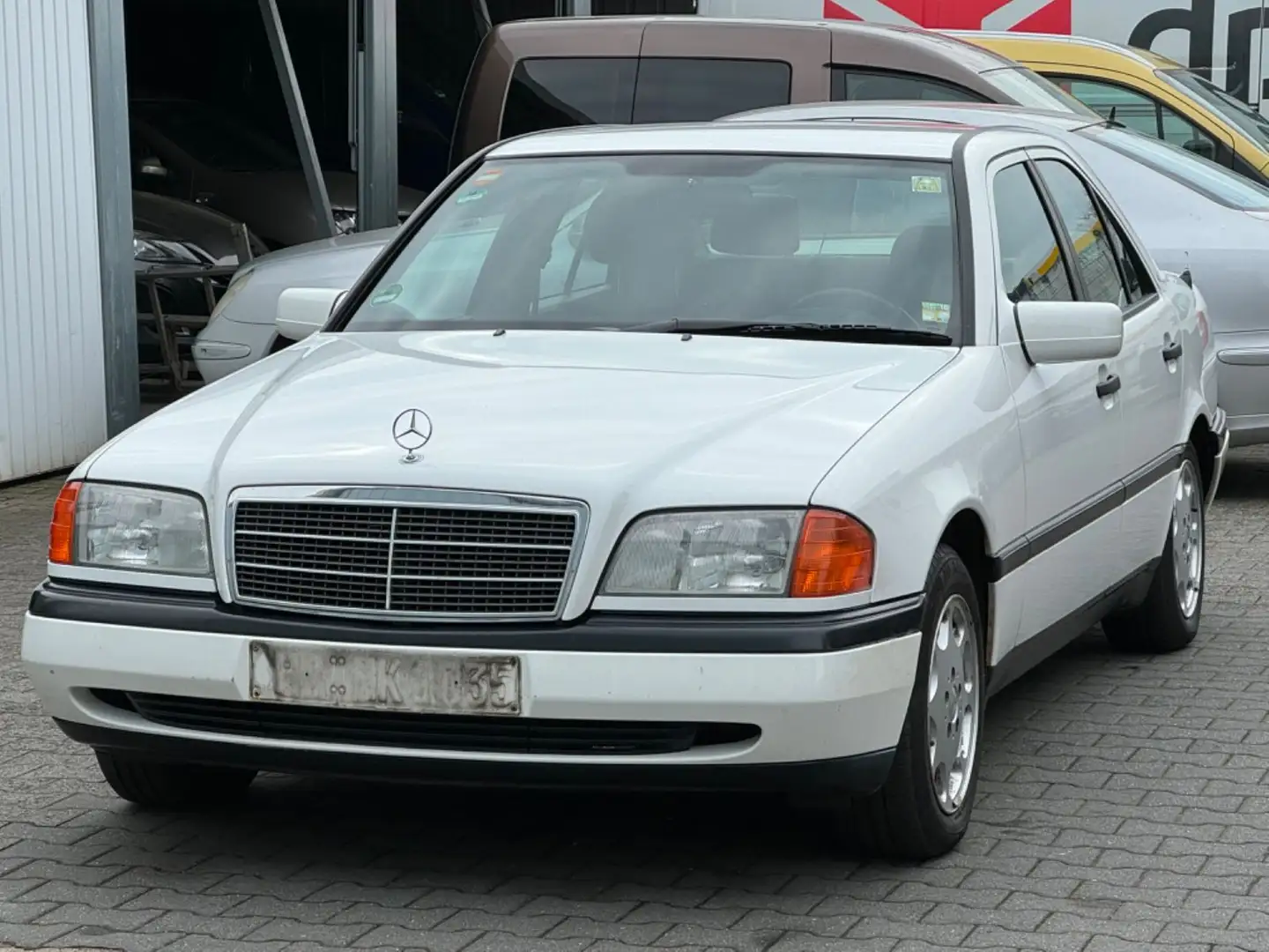 Mercedes-Benz C 180 CLASSIC Klima SEHR GEPFLEGT KEIN ROST Biały - 1