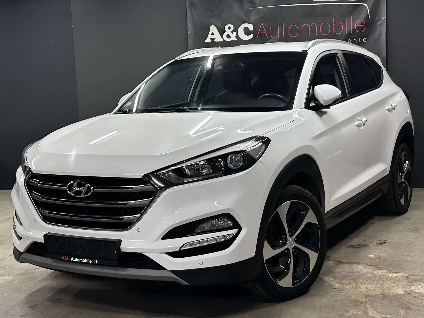 Hyundai TUCSON 1.7 CRDi Blanc - 1