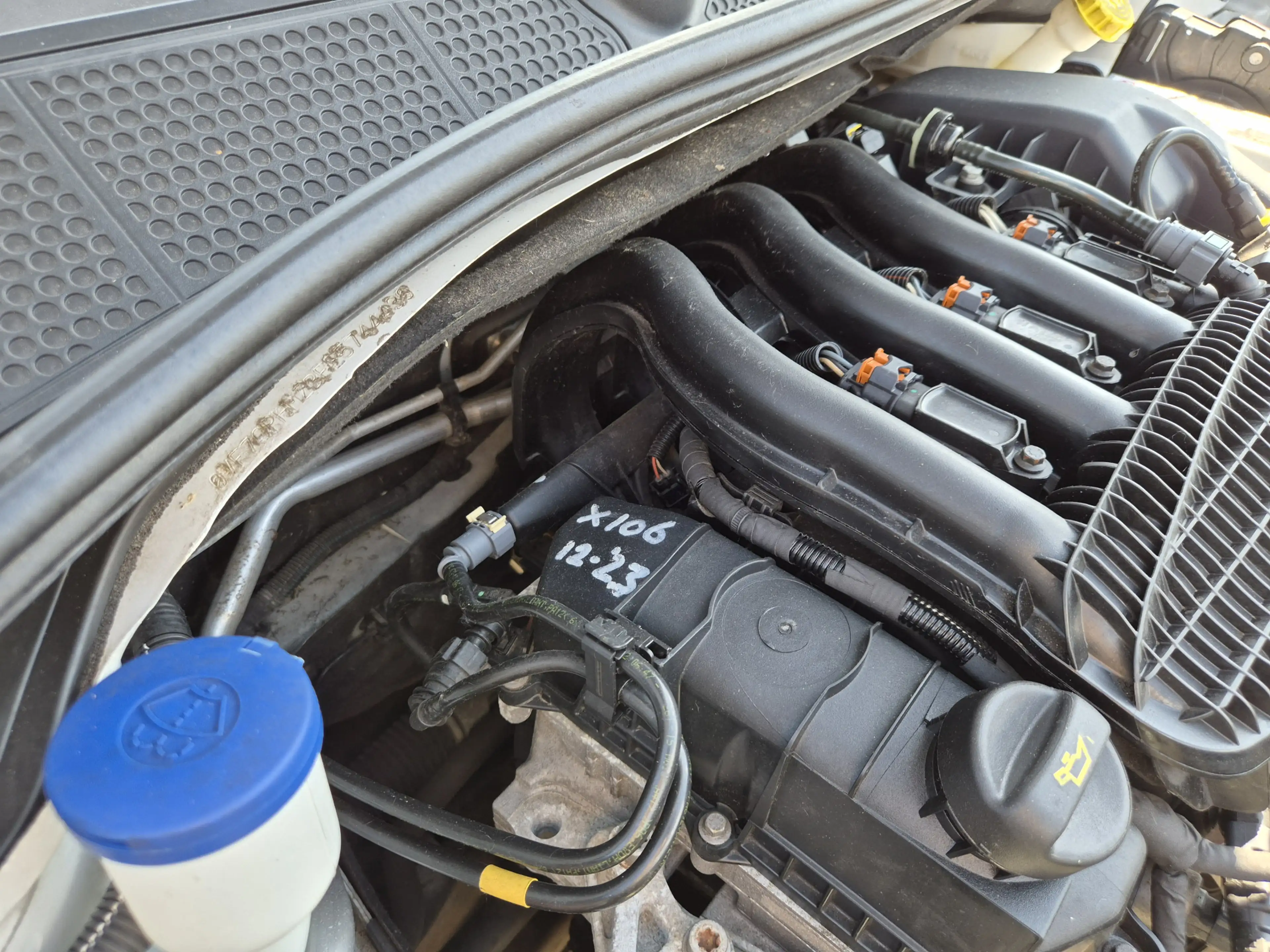 Citroen C4 Cactus 1.2 PureTech Business Plus Panorama | Camera | Nav — photo 29