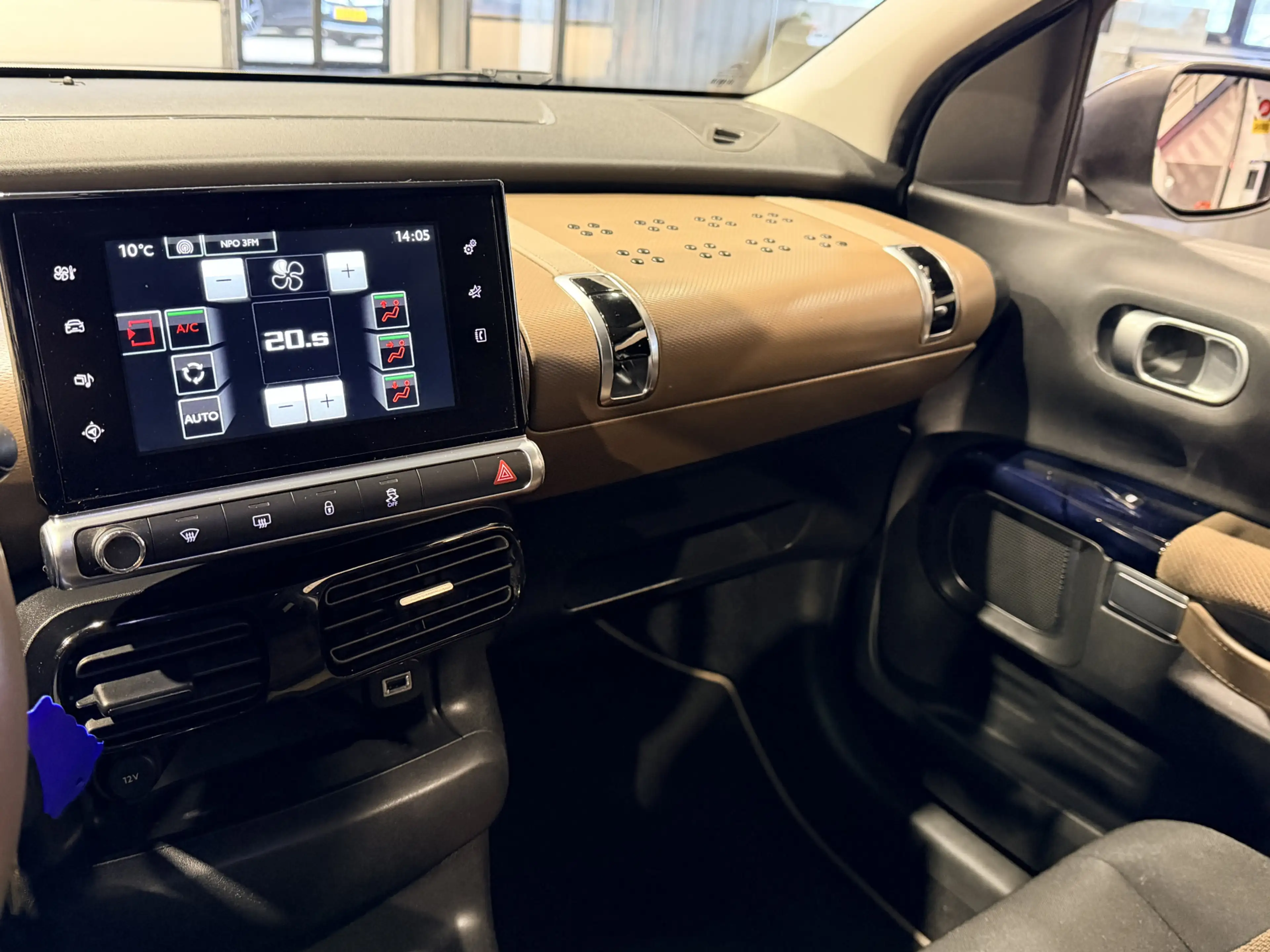 Citroen C4 Cactus 1.2 PureTech Business Plus Panorama | Camera | Nav — photo 18