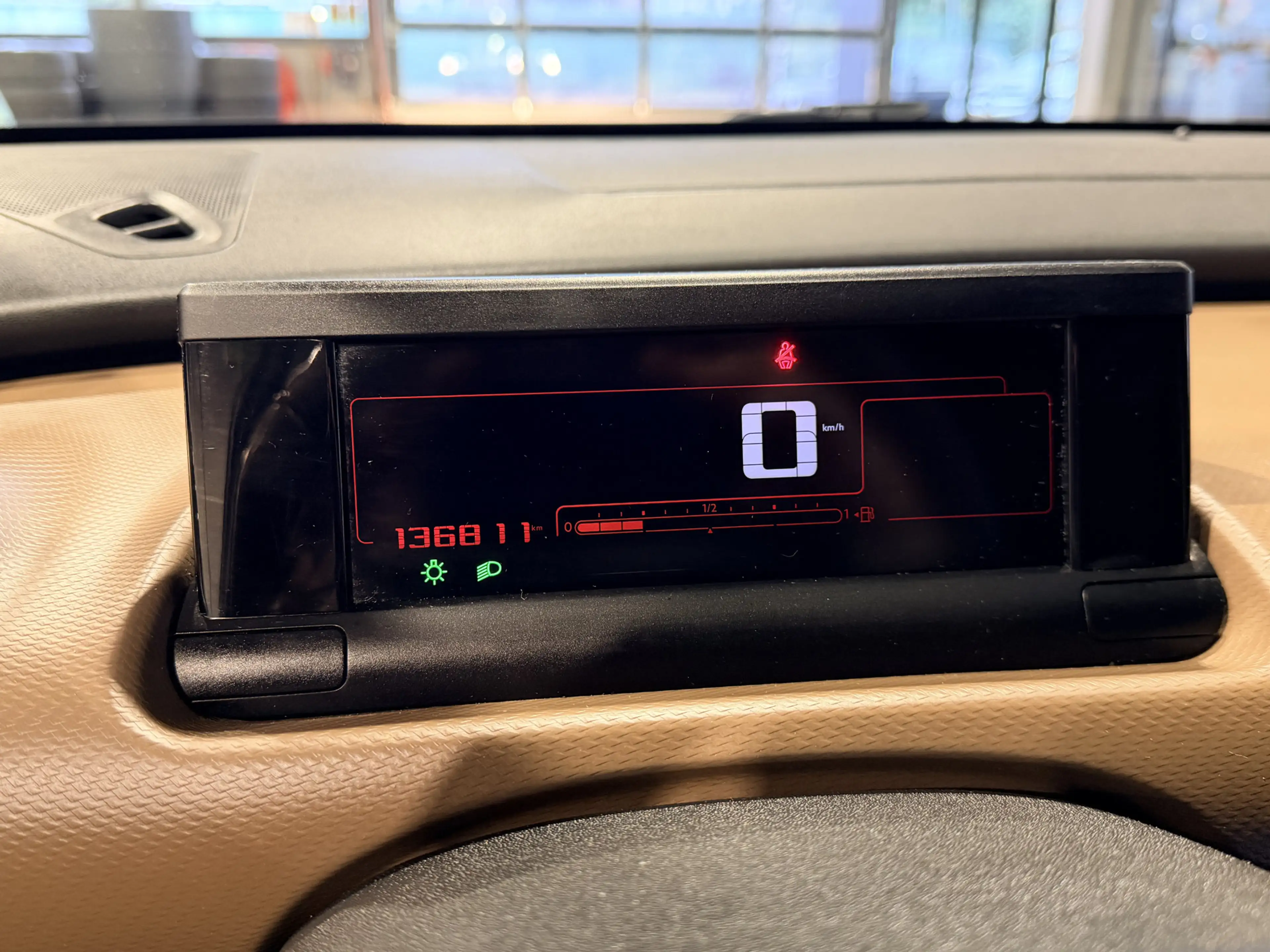 Citroen C4 Cactus 1.2 PureTech Business Plus Panorama | Camera | Nav — photo 23