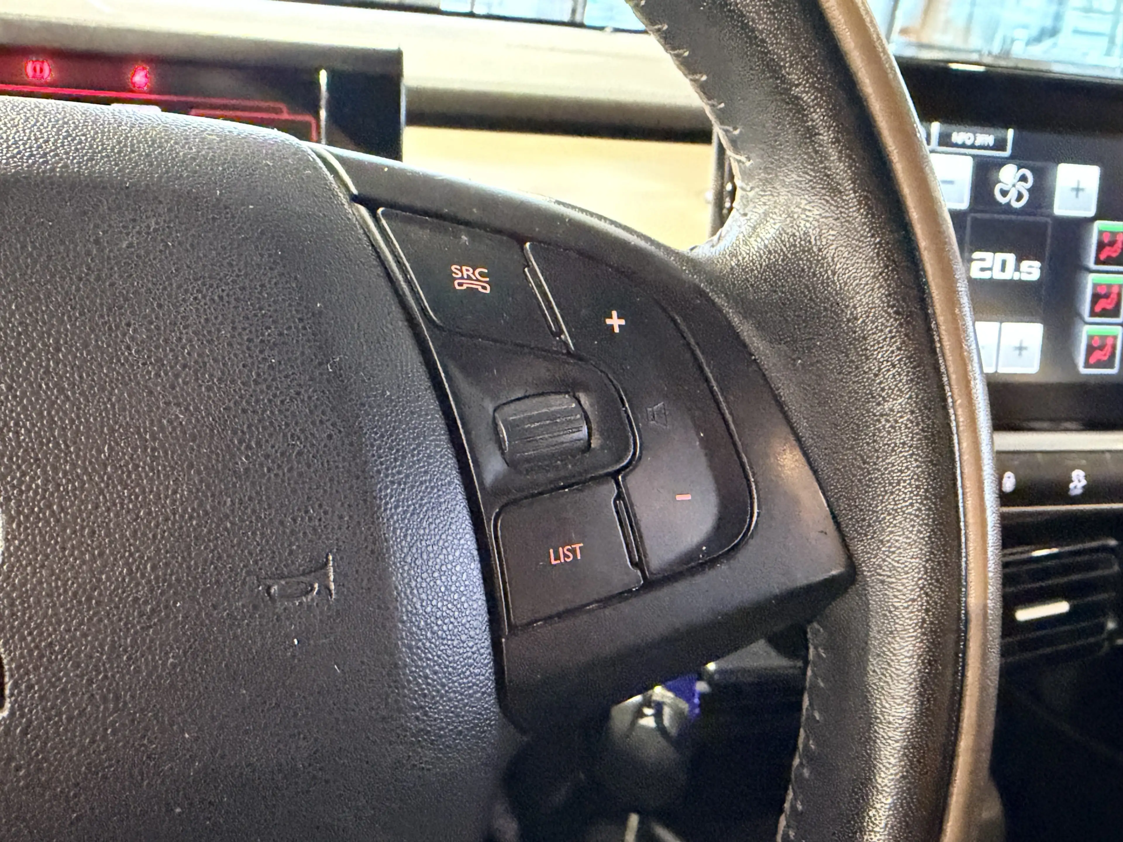 Citroen C4 Cactus 1.2 PureTech Business Plus Panorama | Camera | Nav — photo 21