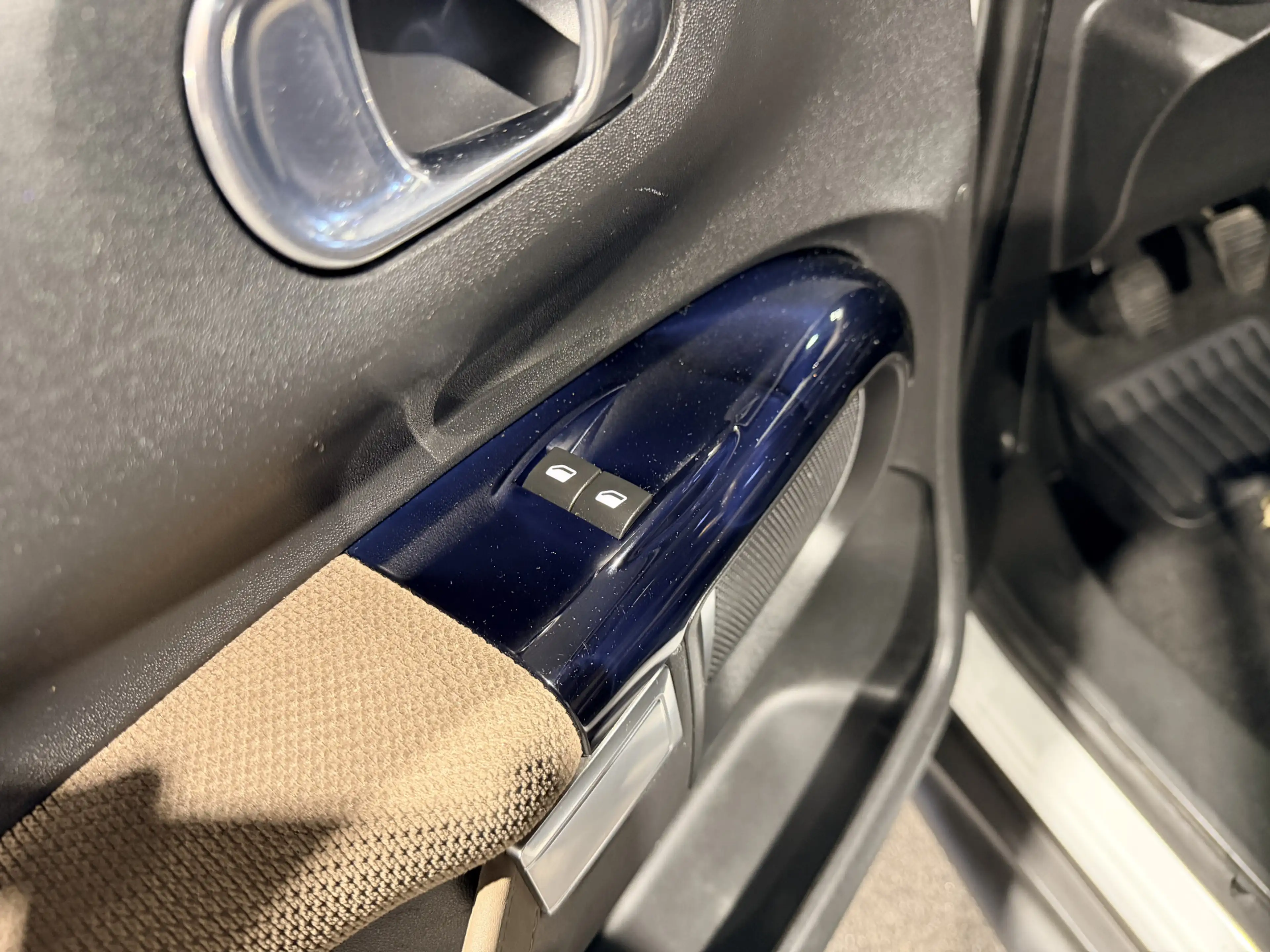 Citroen C4 Cactus 1.2 PureTech Business Plus Panorama | Camera | Nav — photo 16