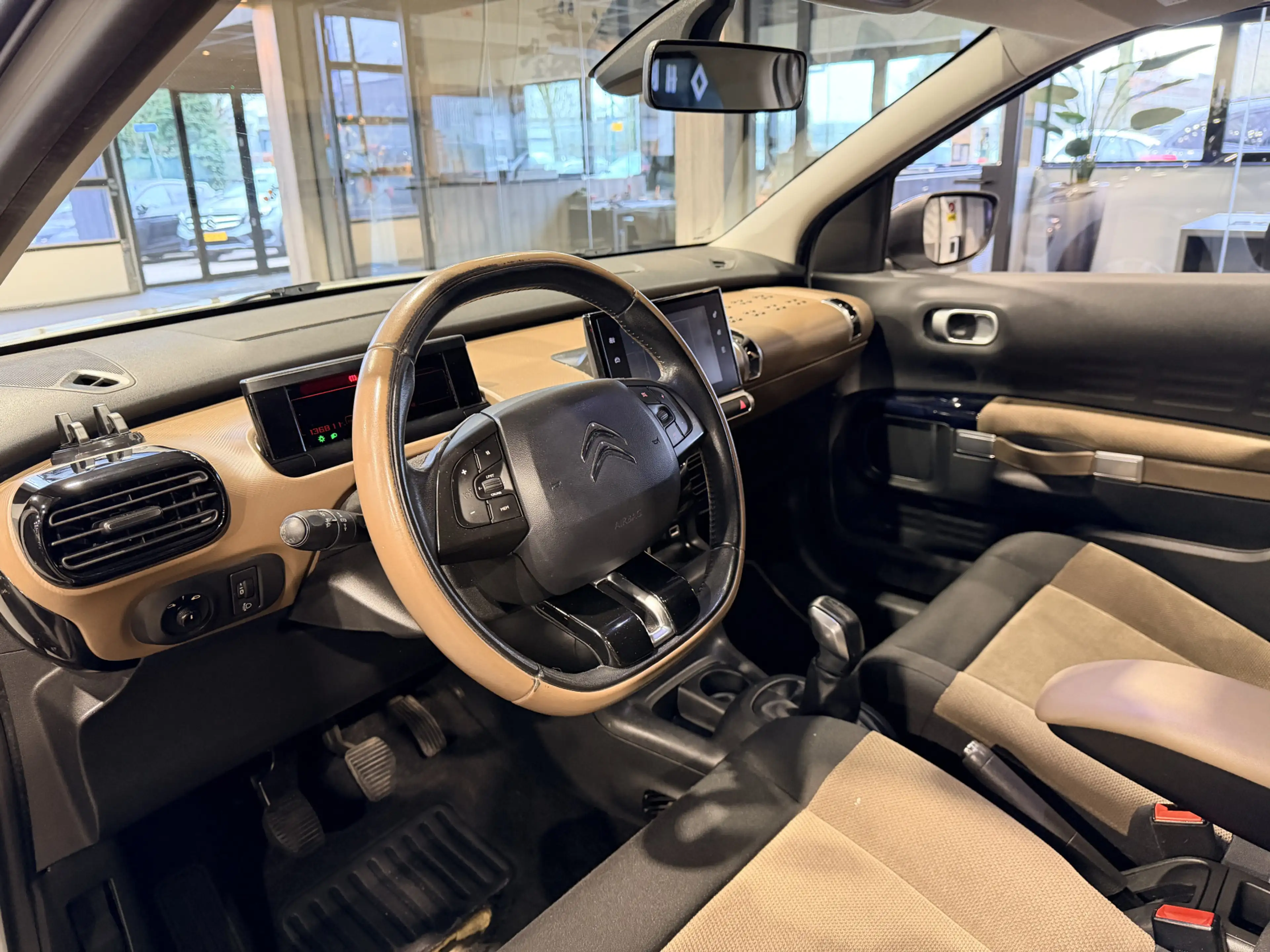 Citroen C4 Cactus 1.2 PureTech Business Plus Panorama | Camera | Nav — photo 11