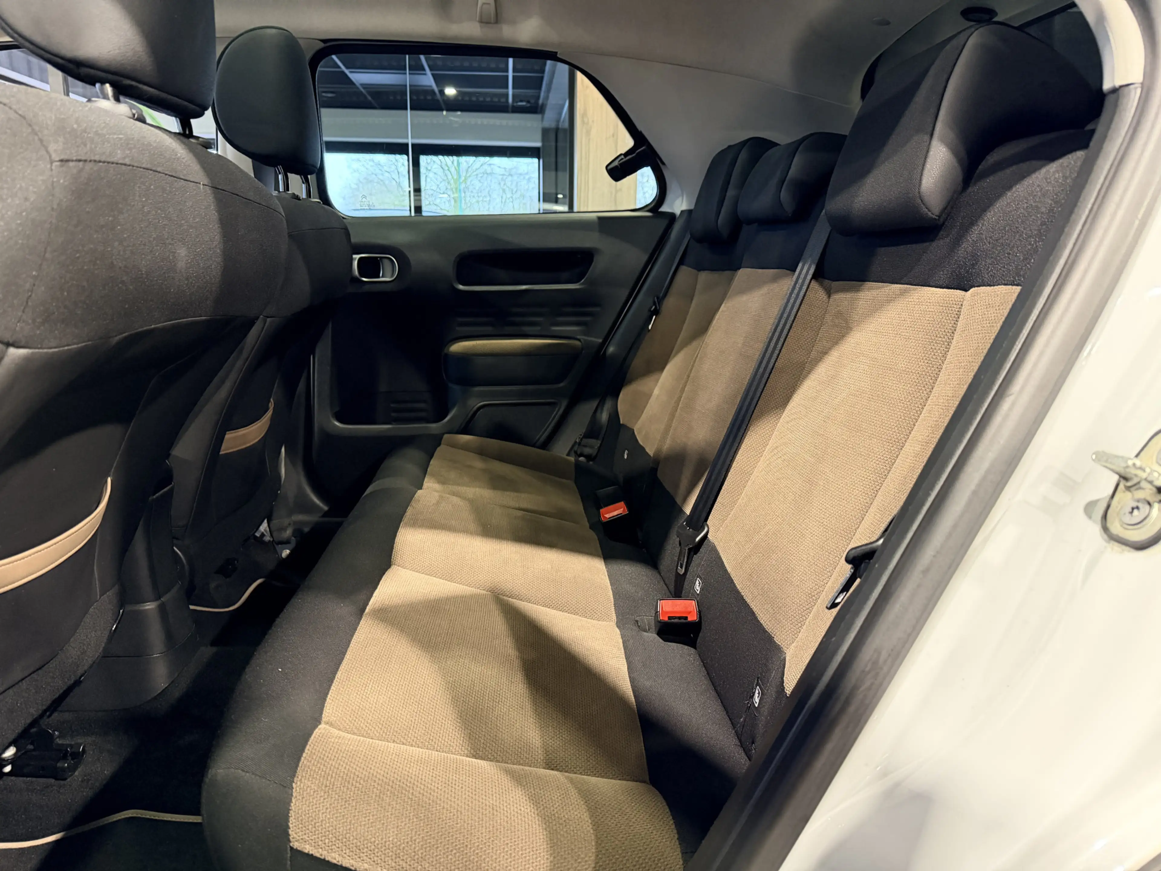 Citroen C4 Cactus 1.2 PureTech Business Plus Panorama | Camera | Nav — photo 12