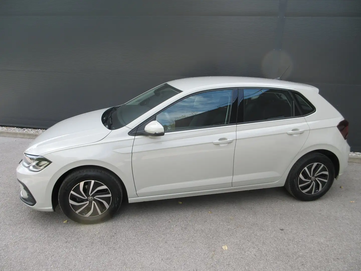 Volkswagen Polo Life TSI DSG Grau - 2
