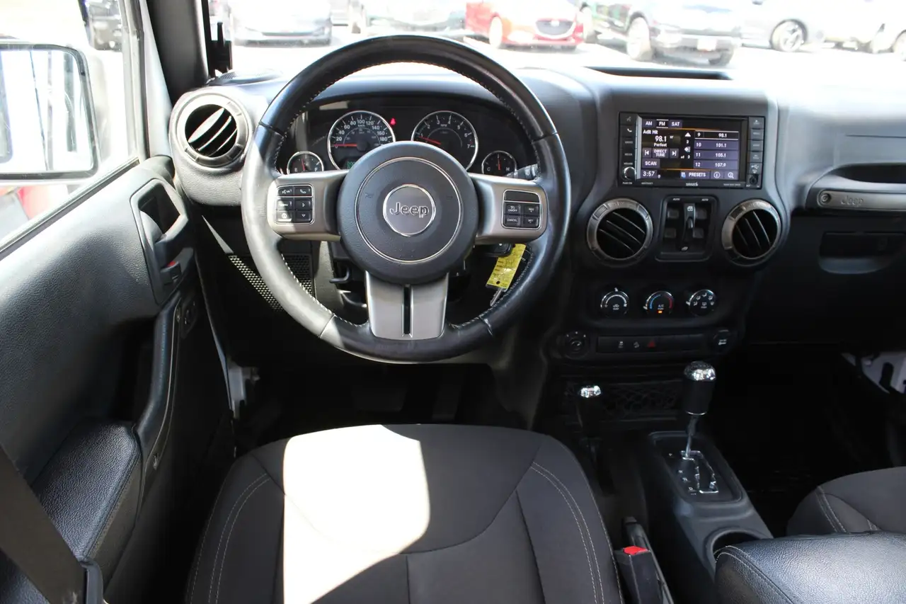 Jeep Wrangler снимка Jeep Wrangler