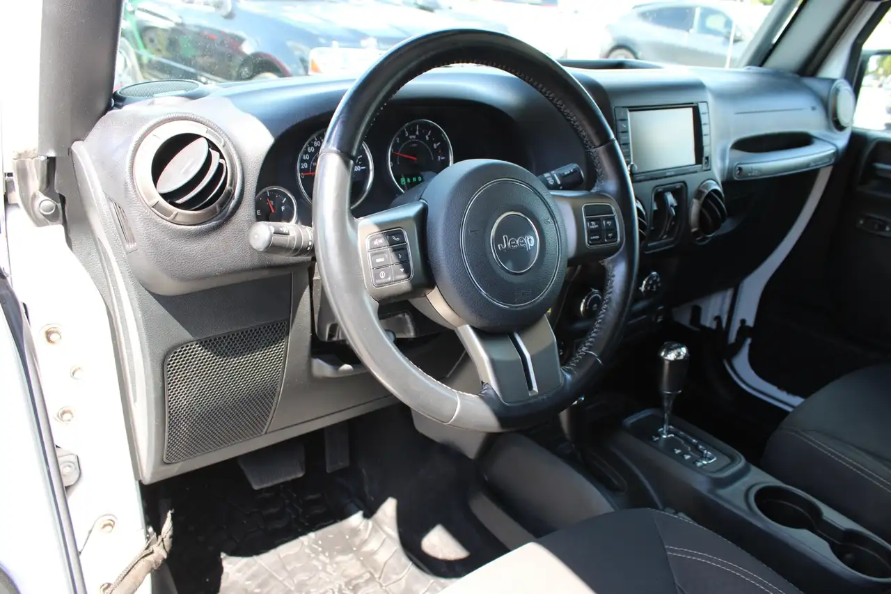 Jeep Wrangler снимка Jeep Wrangler