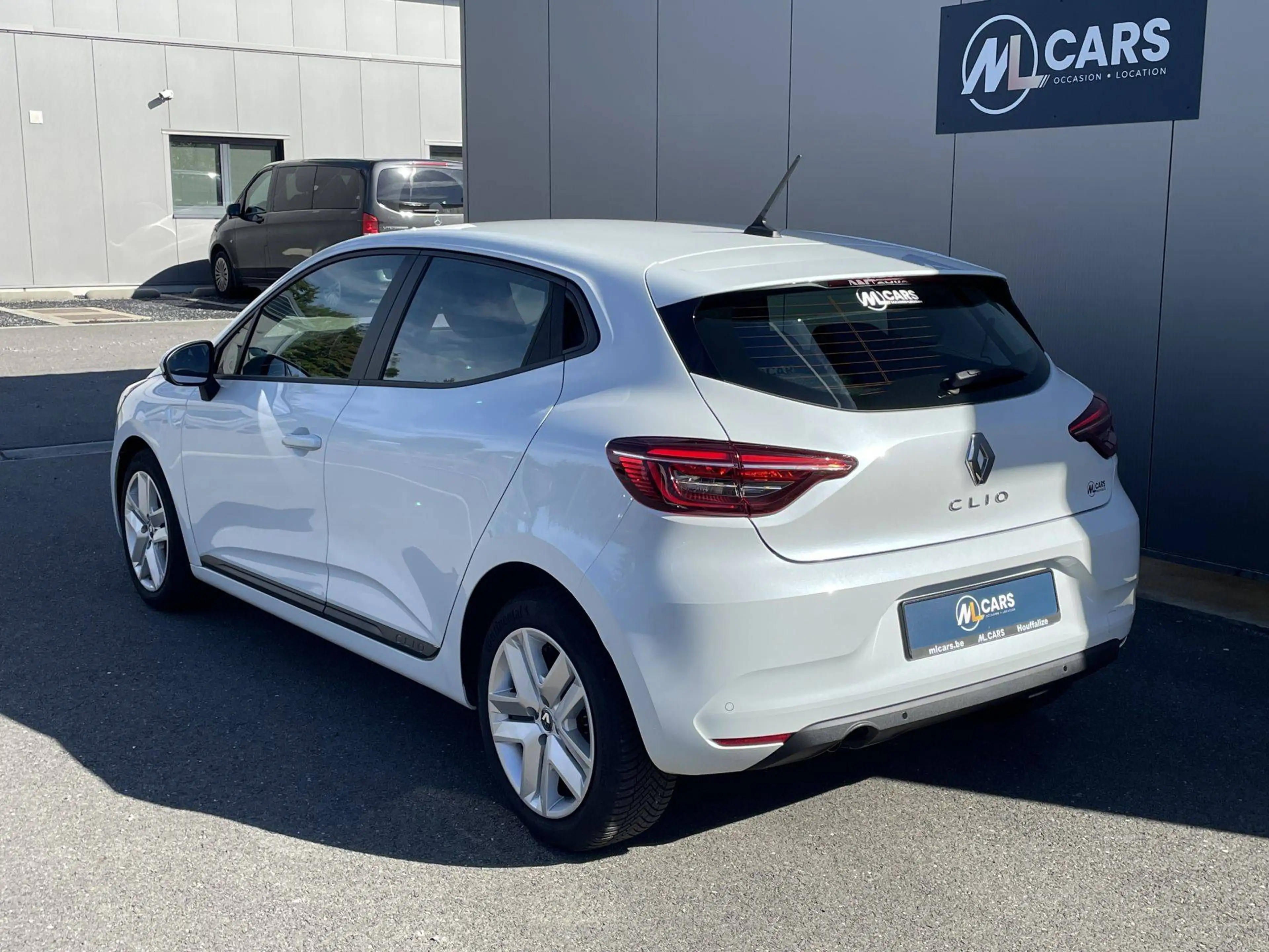 Renault Clio — photo 6