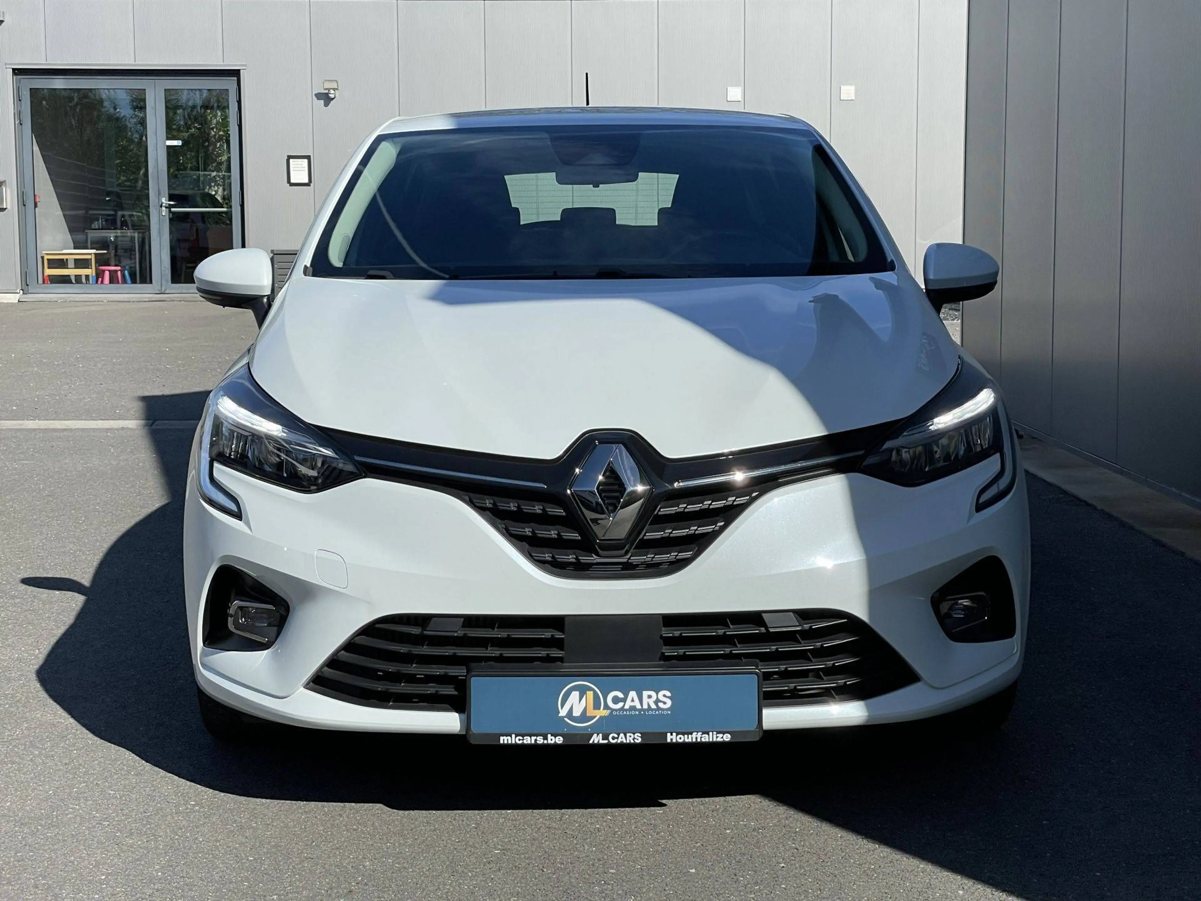 Renault Clio — photo 8