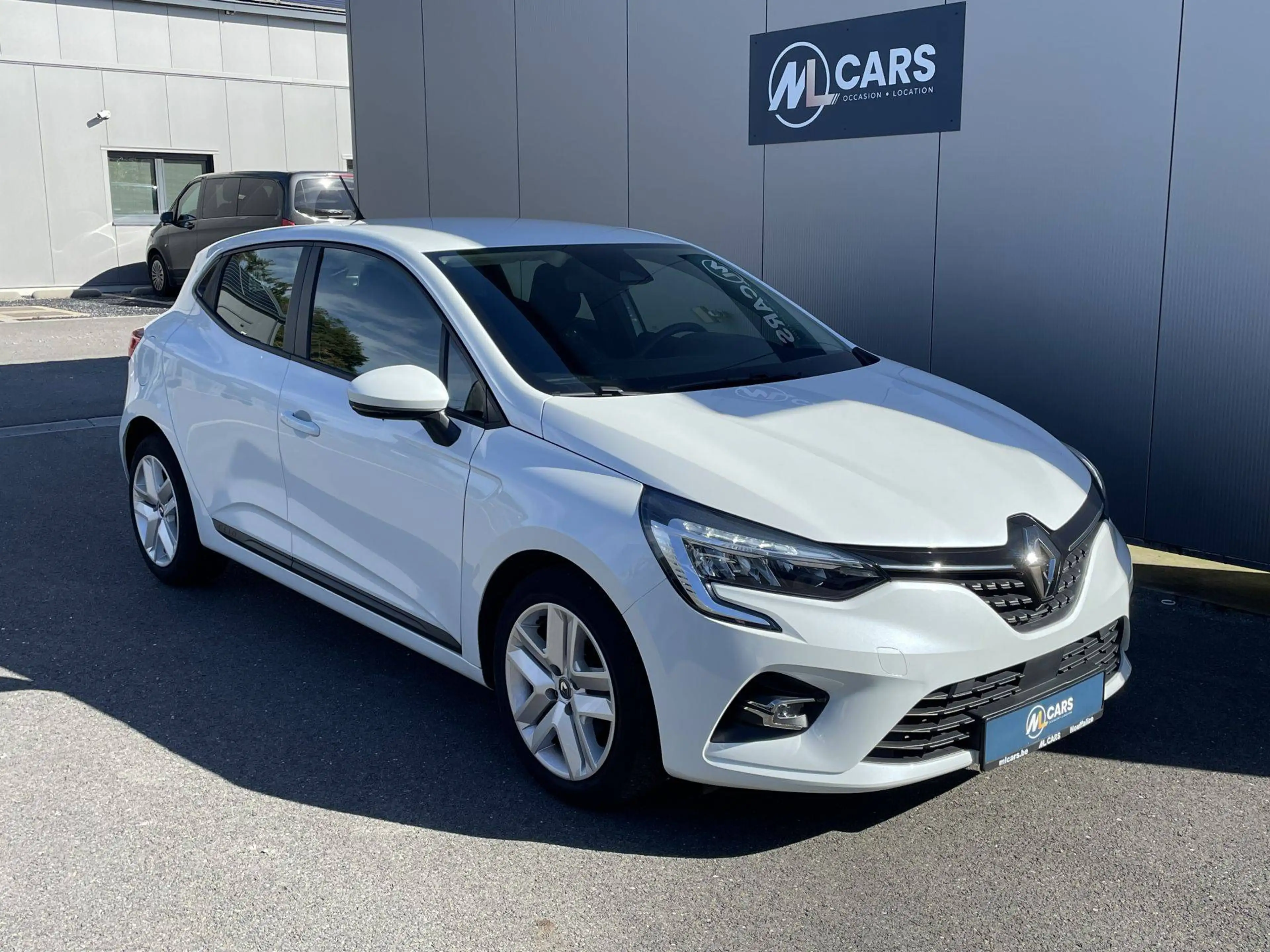 Renault Clio — photo 3