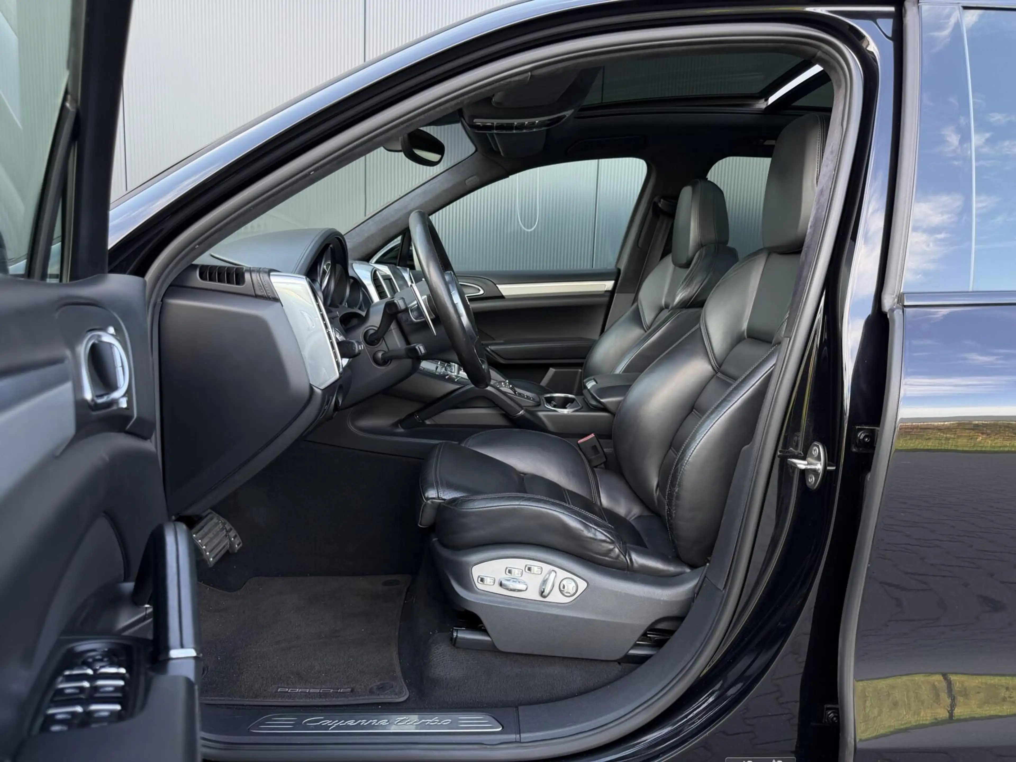 Porsche Cayenne 4.8 Turbo Pano - GTS Stoelen - Alcantara Hemel - L — photo 18