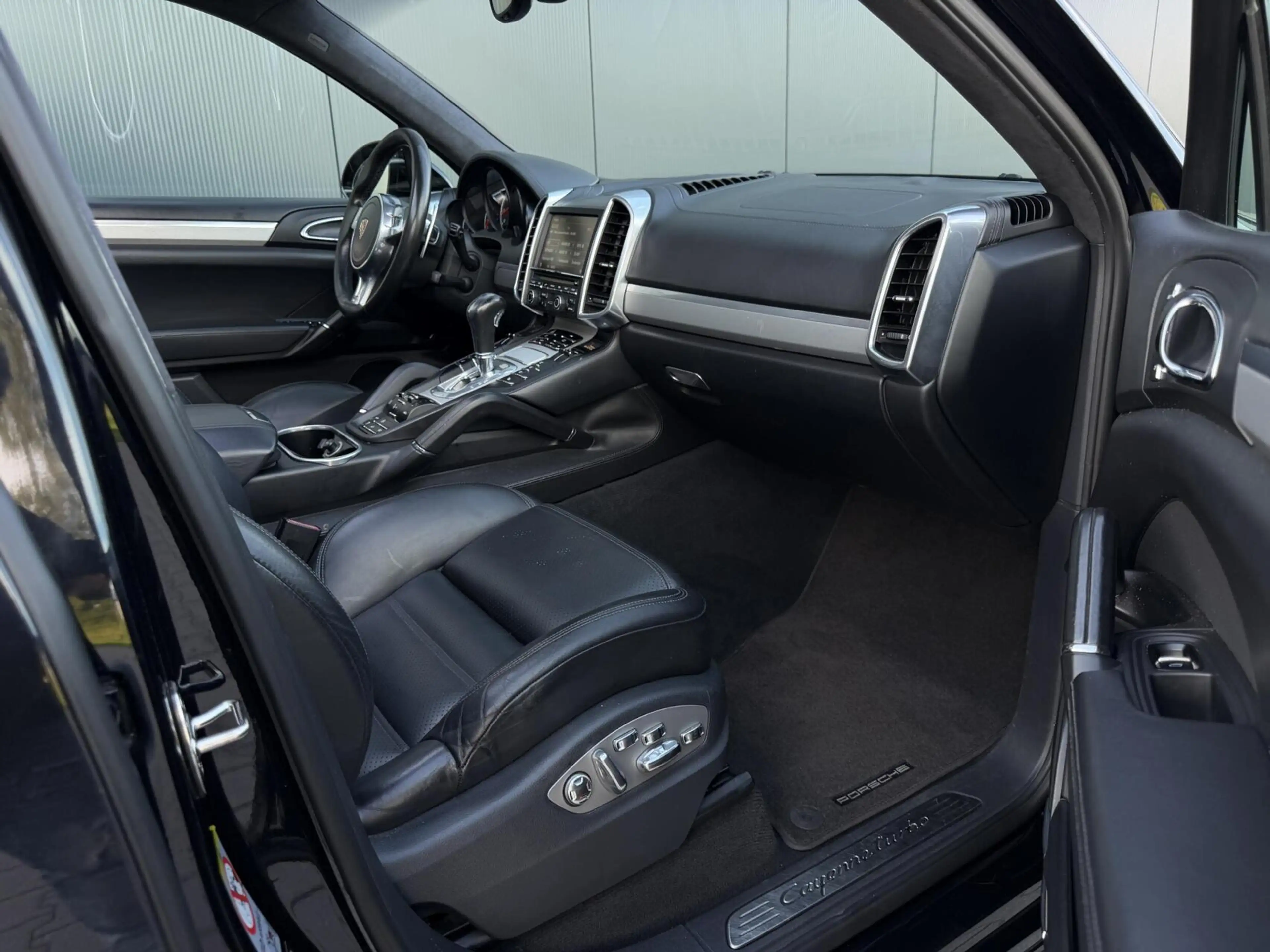 Porsche Cayenne 4.8 Turbo Pano - GTS Stoelen - Alcantara Hemel - L — photo 17