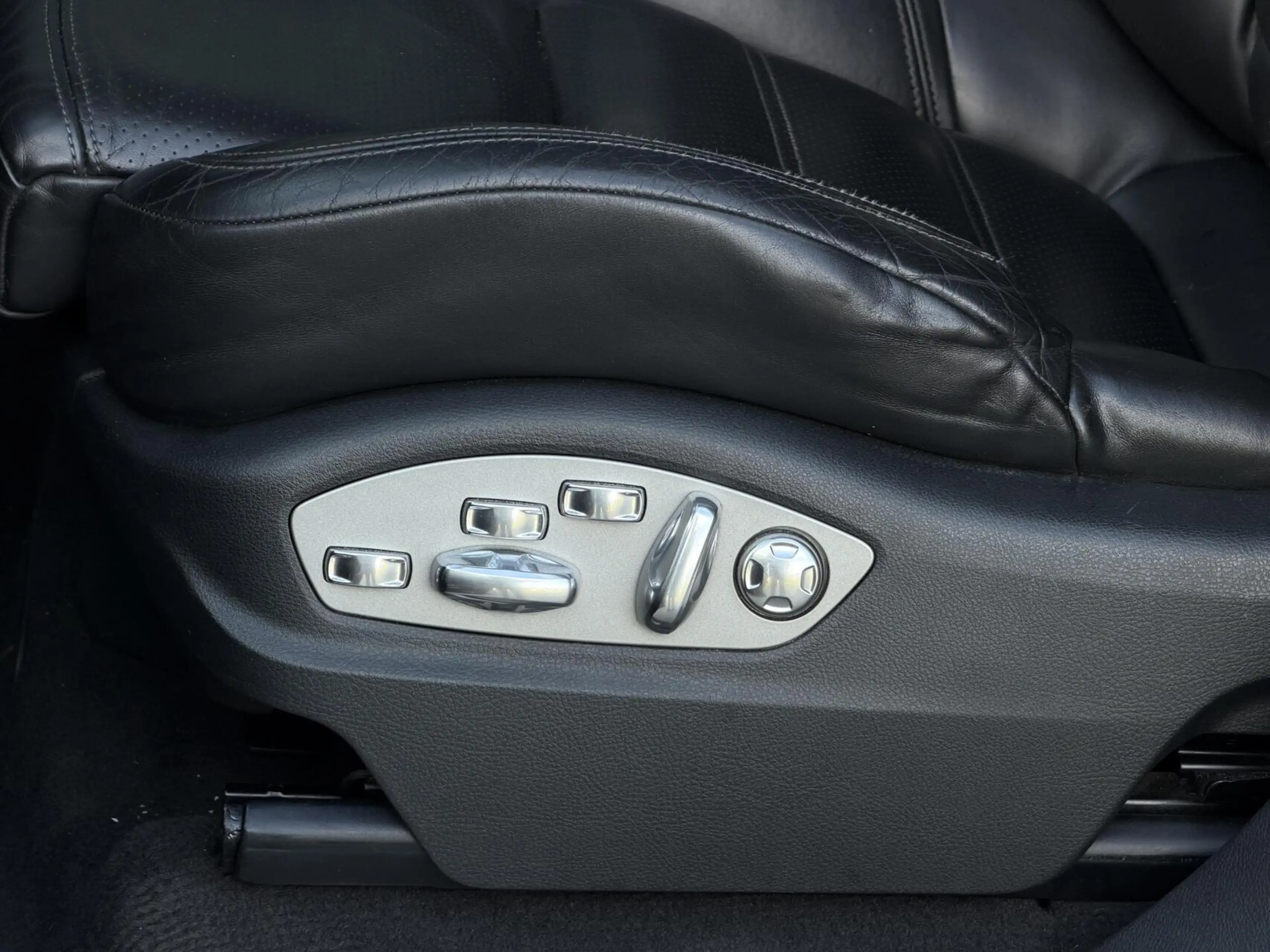 Porsche Cayenne 4.8 Turbo Pano - GTS Stoelen - Alcantara Hemel - L — photo 29