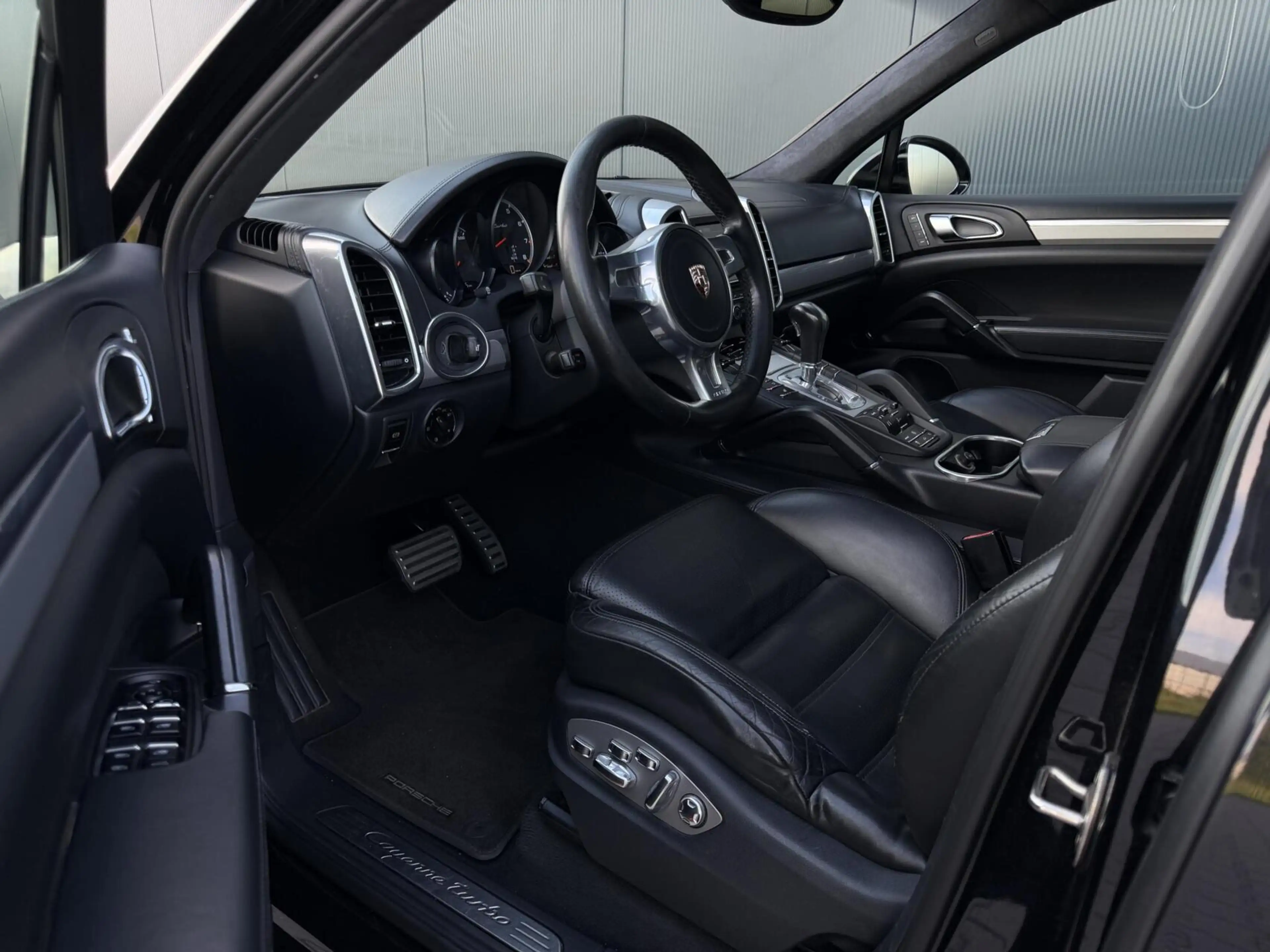 Porsche Cayenne 4.8 Turbo Pano - GTS Stoelen - Alcantara Hemel - L — photo 16