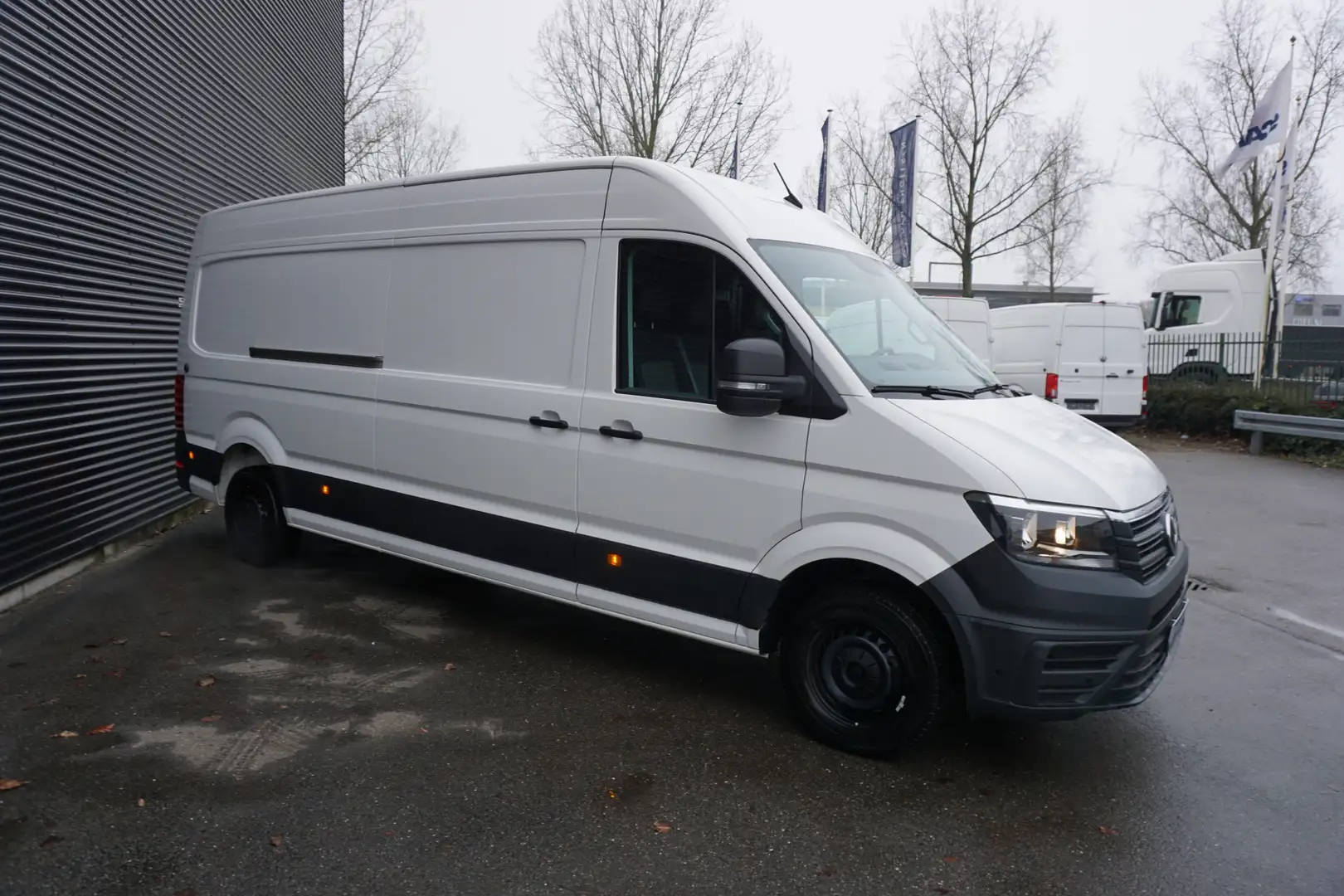 Volkswagen Crafter 35 2.0 TDI L4H3 140pk Apple Carplay Camera Cruise - 2