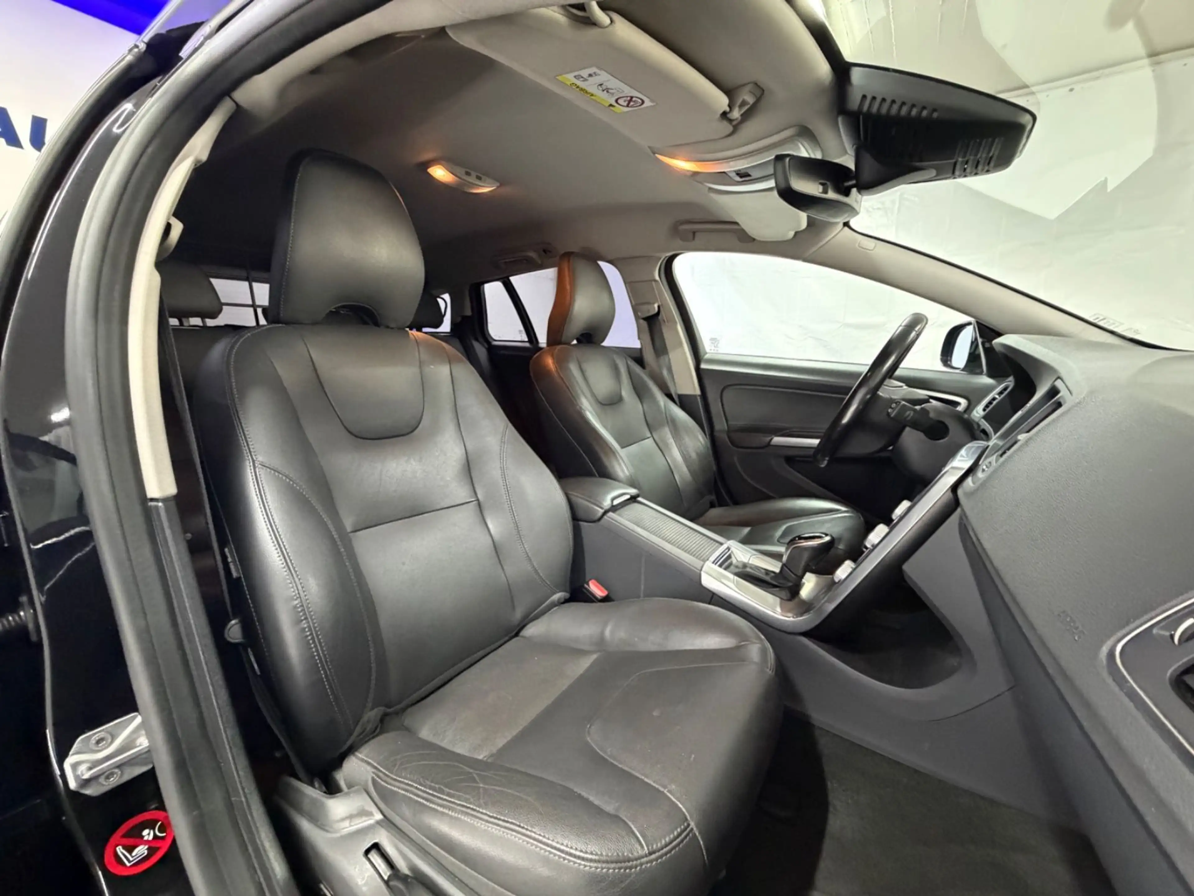 Volvo V60 Cross Country D4 AWD ACC 2xPDC AHK VIRTUAL — photo 14
