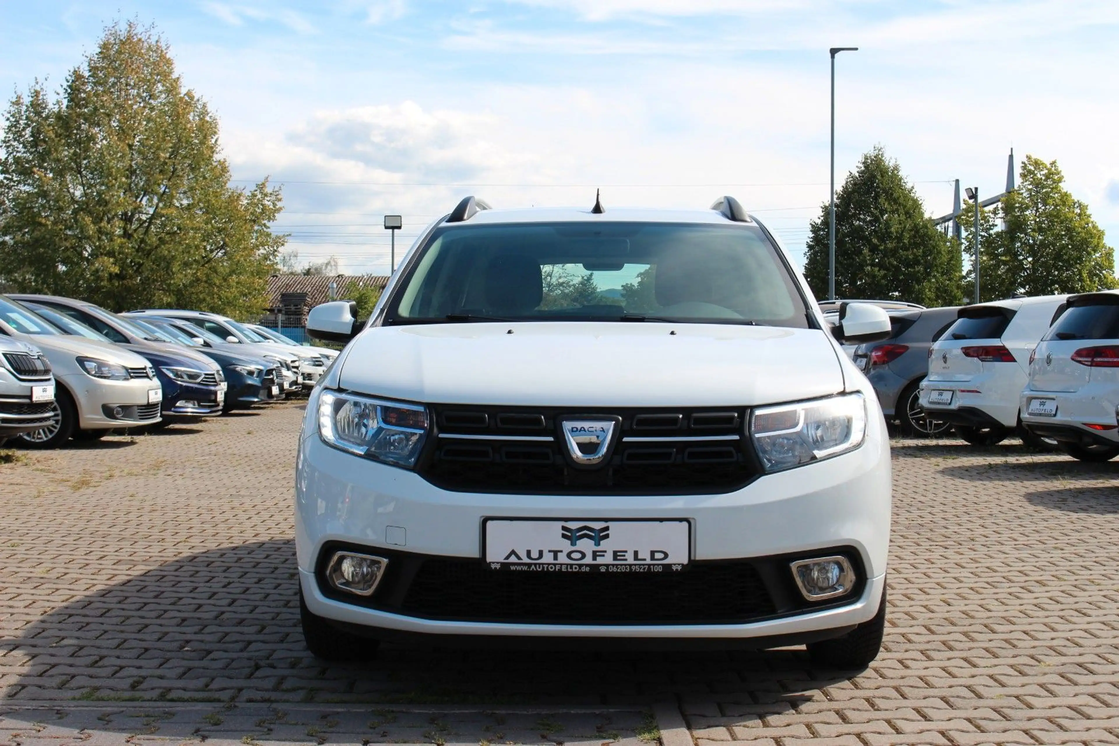 Dacia Logan /SHEFT/NAVI/AHK/RCAM/BT/TEMP/ALLWETTER/ — photo 2